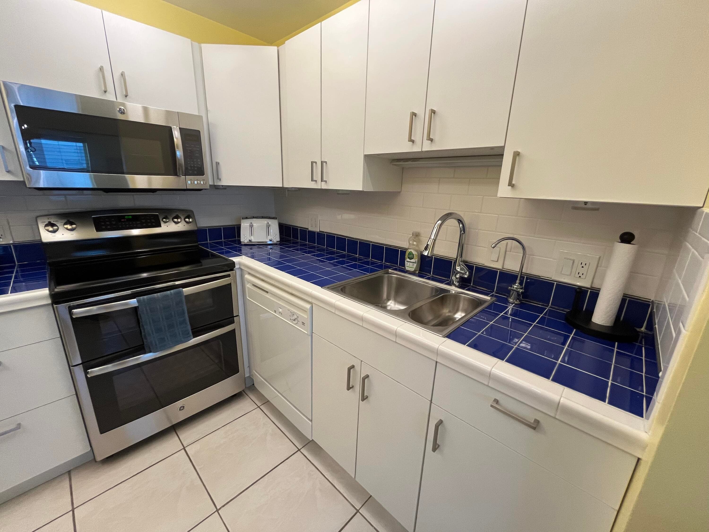 542 Monaco L Way, Delray Beach, FL 33446 — photo 7 of 41