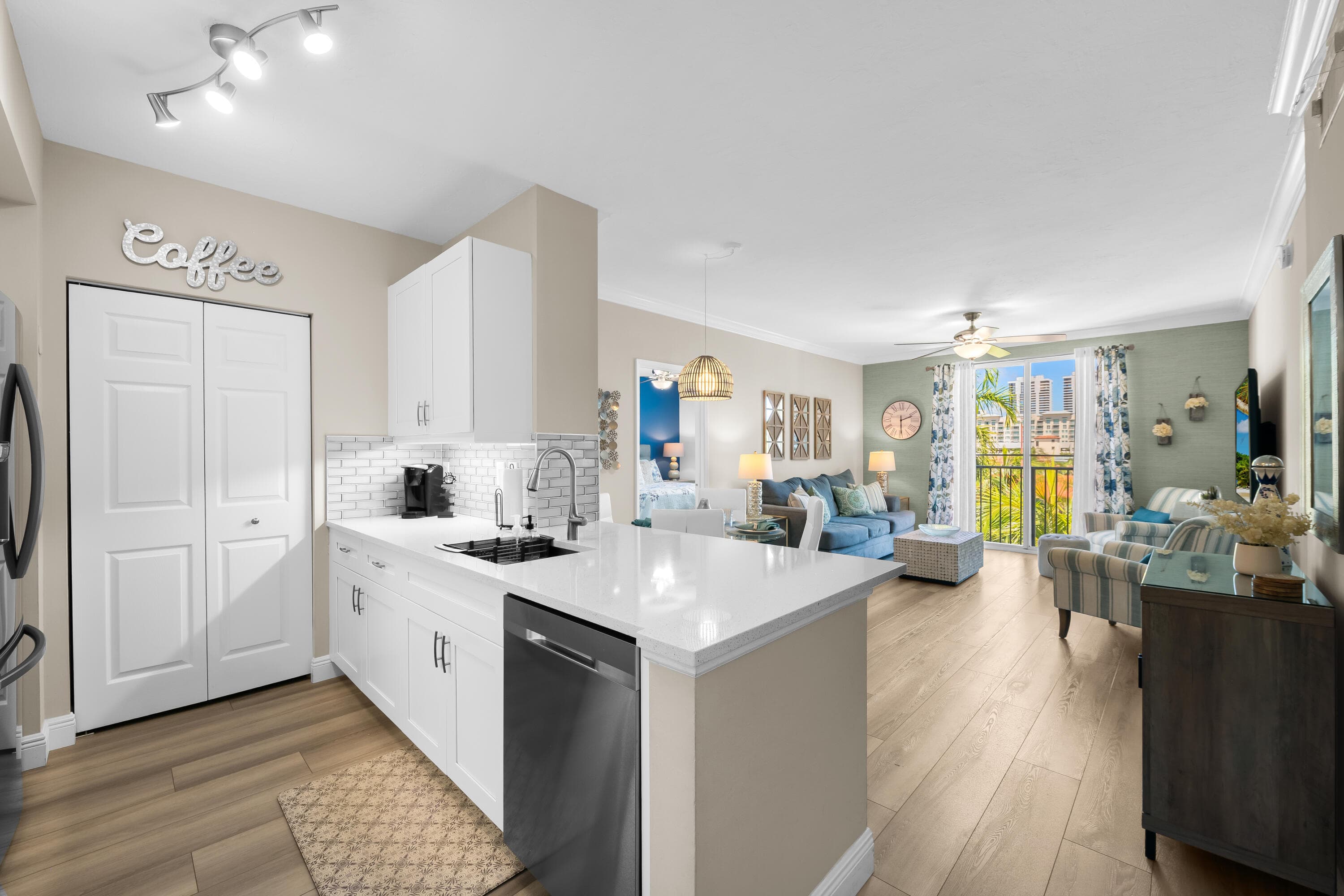 720 S Sapodilla Avenue S 502, West Palm Beach, FL 33401 — photo 5 of 27