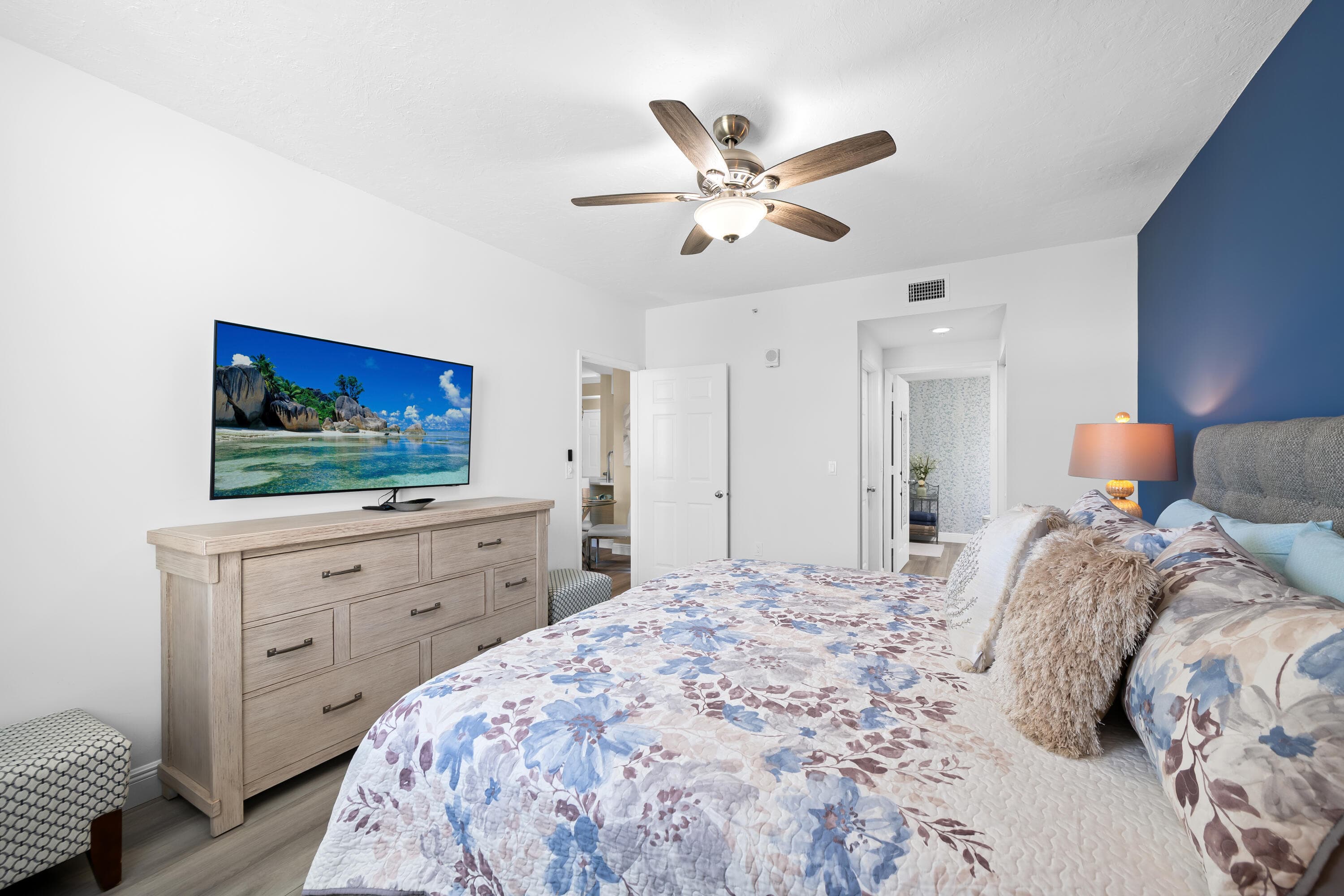 720 S Sapodilla Avenue S 502, West Palm Beach, FL 33401 — photo 11 of 27