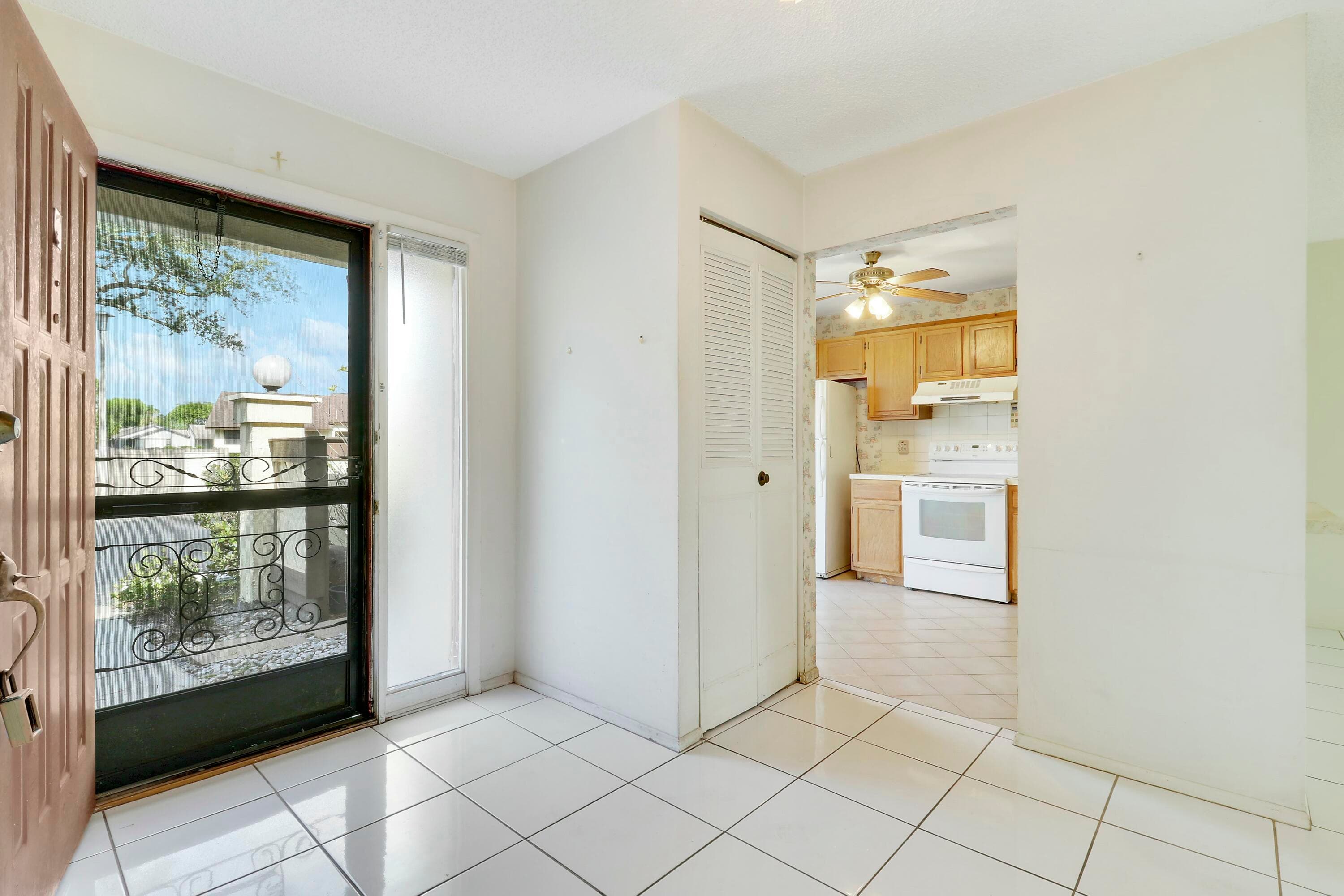 135 Manchineel Court, Royal Palm Beach, FL 33411 — photo 5 of 32