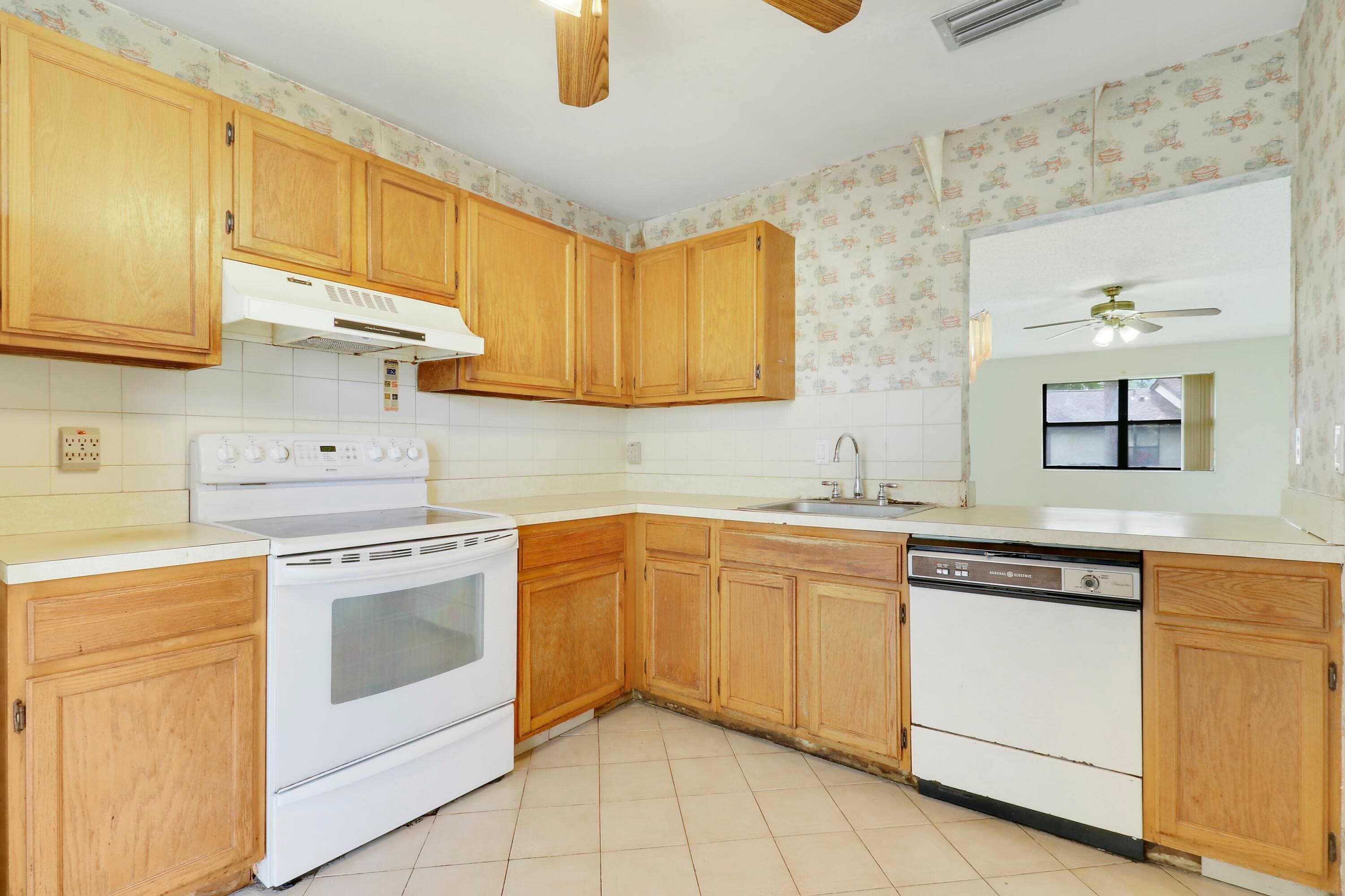 135 Manchineel Court, Royal Palm Beach, FL 33411 — photo 8 of 32