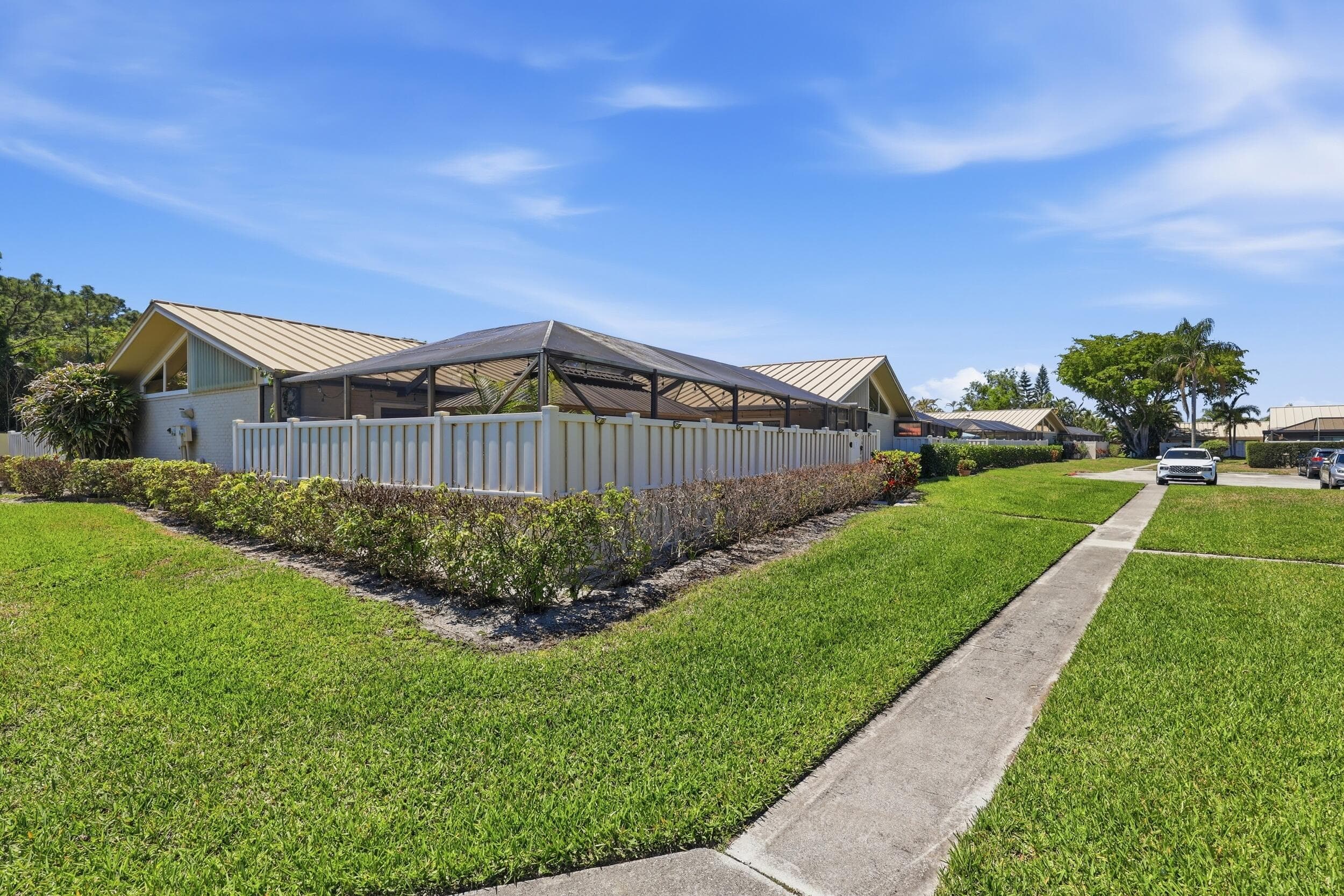 5460 Eagle Lake Drive 72b, Palm Beach Gardens, FL 33418 — photo 1 of 24