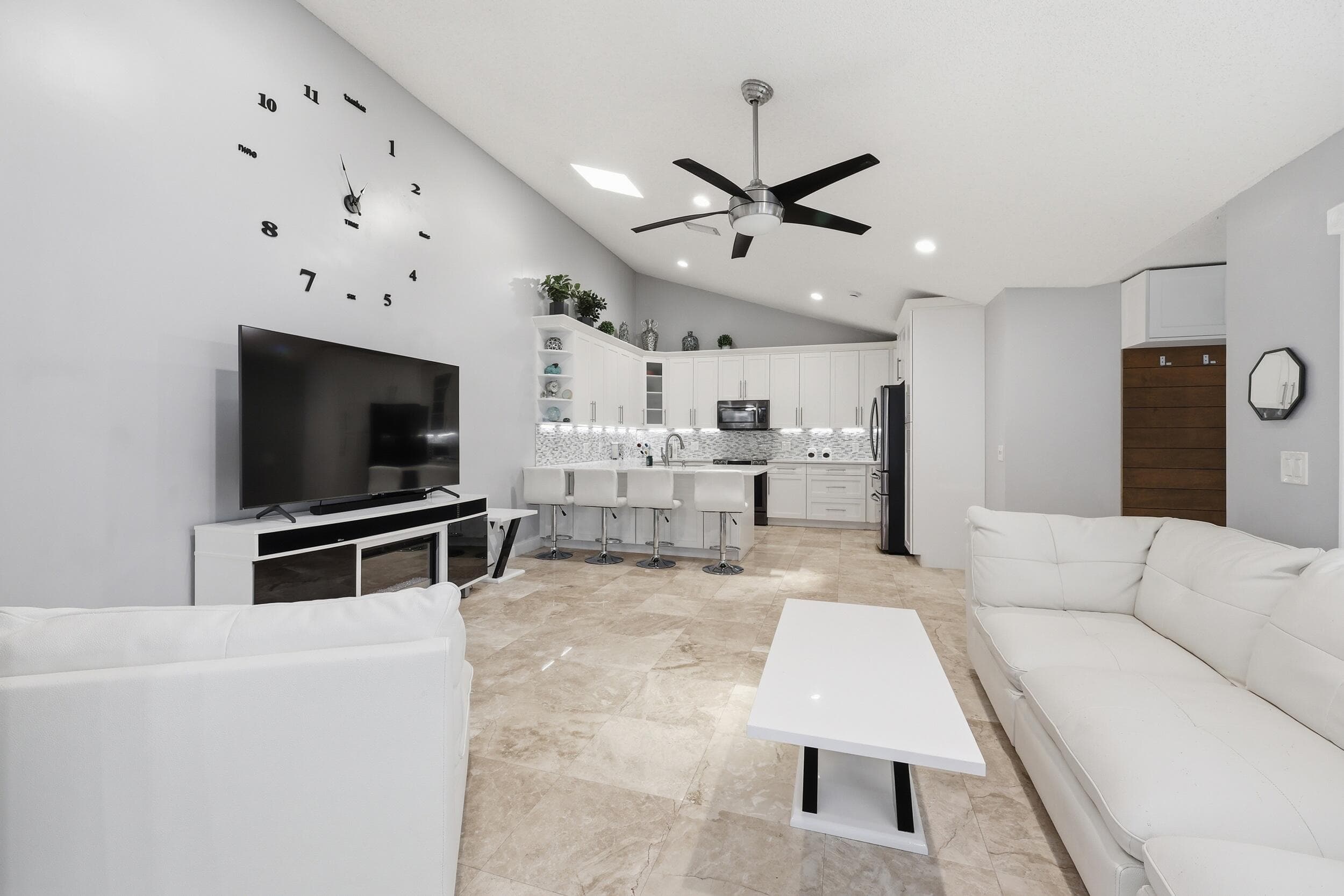 5460 Eagle Lake Drive 72b, Palm Beach Gardens, FL 33418 — photo 4 of 24