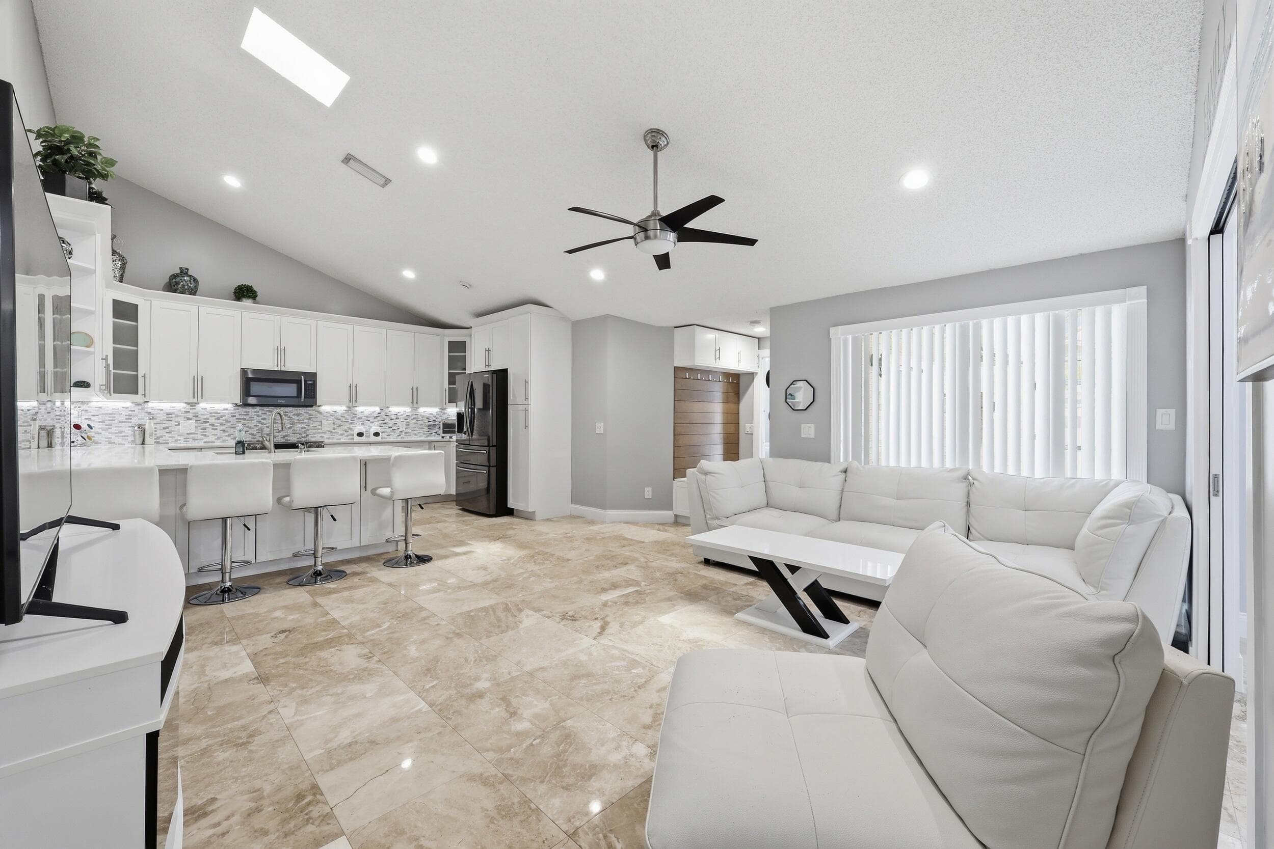 5460 Eagle Lake Drive 72b, Palm Beach Gardens, FL 33418 — photo 5 of 24