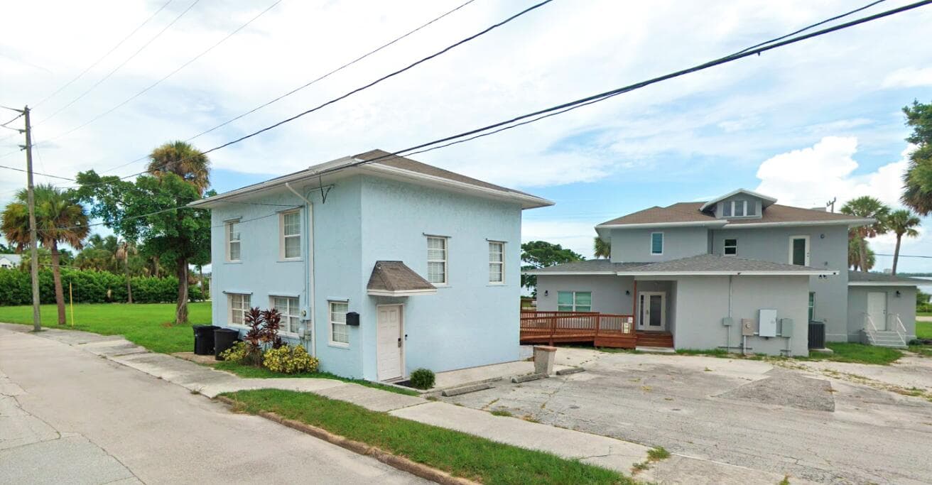 515 S Indian River Drive, Fort Pierce, FL 34950 — photo 2 of 13