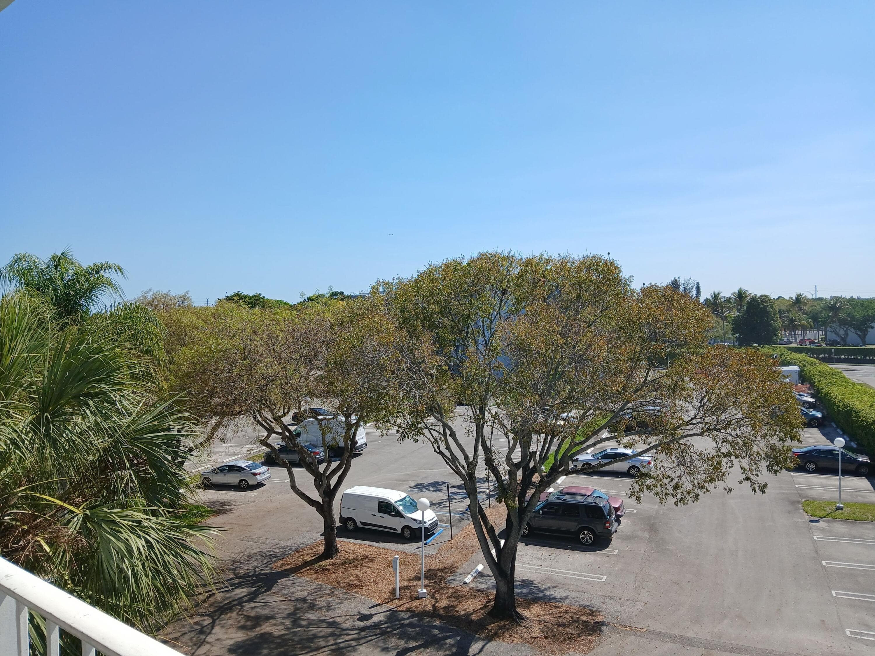 470 Executive Center Drive 4n, West Palm Beach, FL 33401 — photo 7 of 64