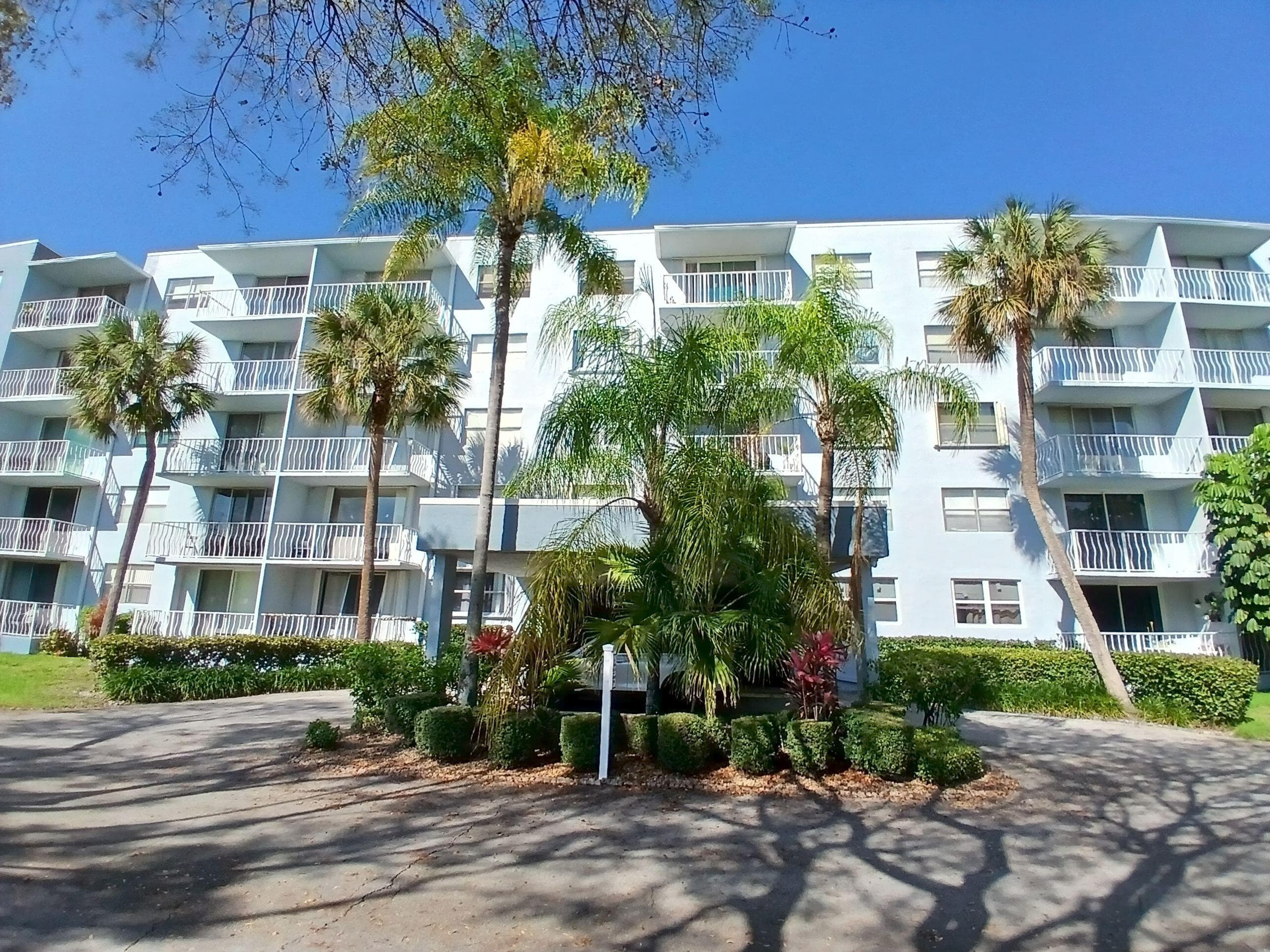 470 Executive Center Drive 4n, West Palm Beach, FL 33401 — photo 1 of 64