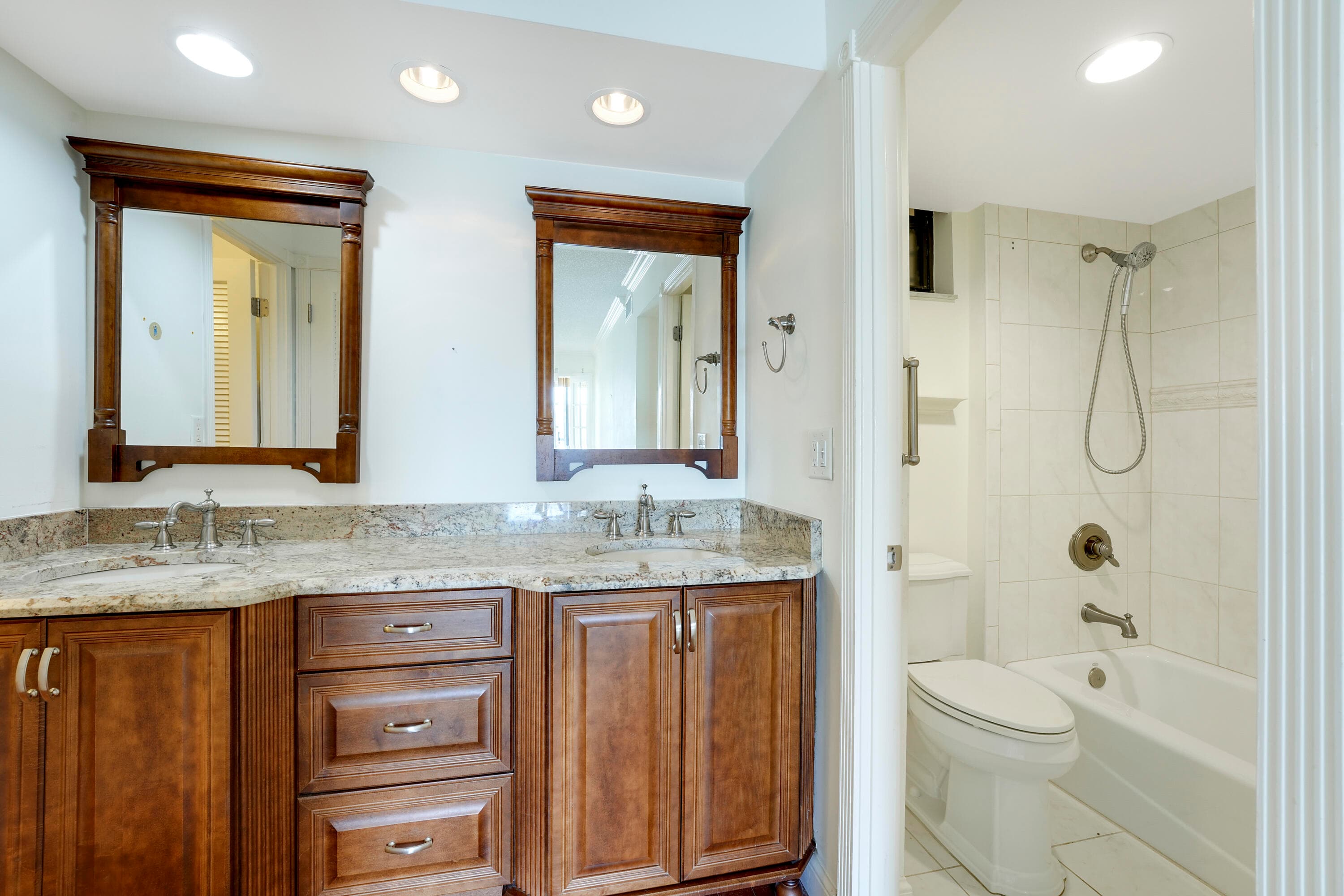 5344 Woodland Lakes Drive 323, Palm Beach Gardens, FL 33418 — photo 16 of 19