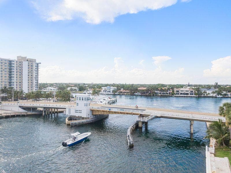 2221 NE 48th Court, Lighthouse Point, FL 33064 — photo 37 of 39