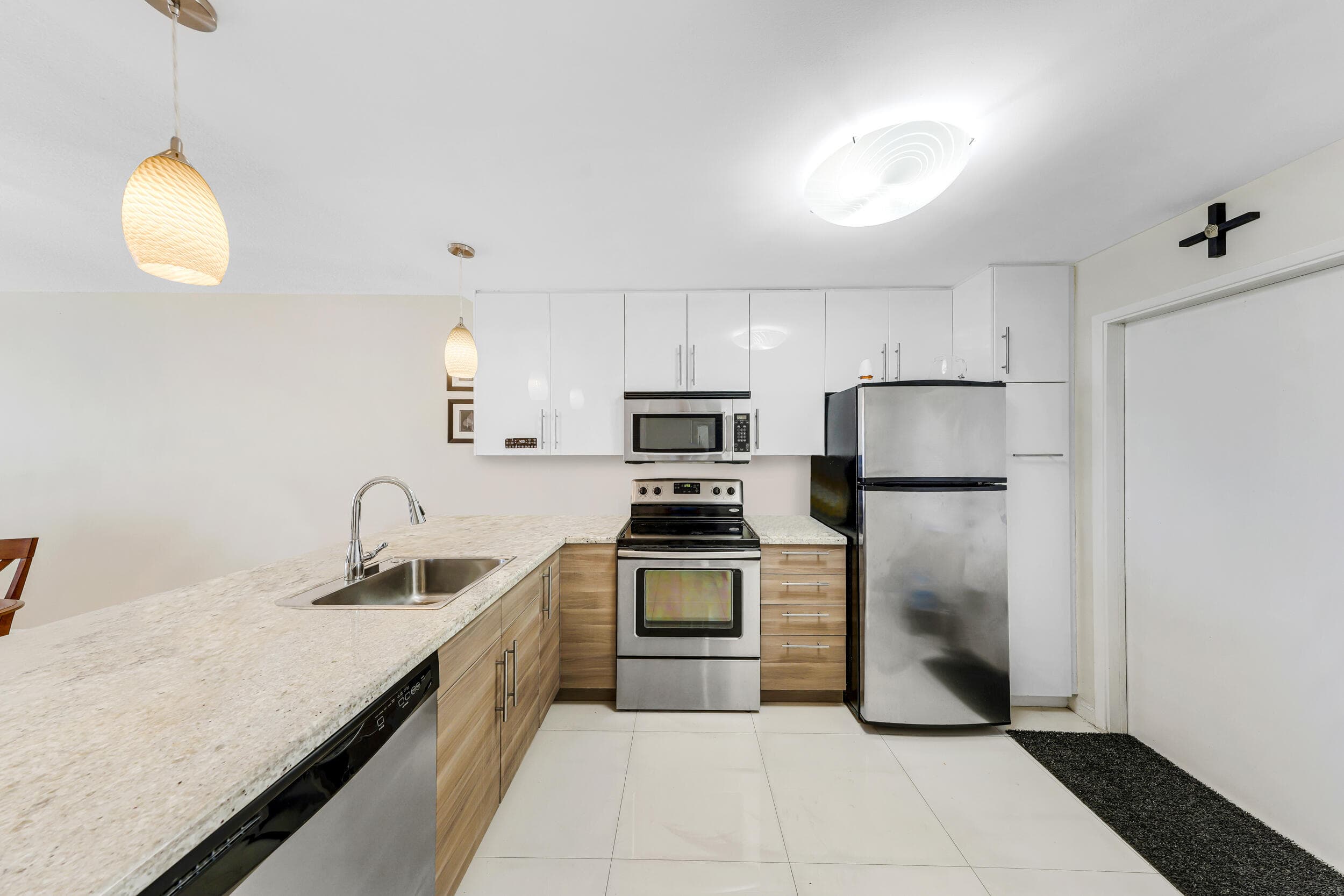 3091 N Course Drive 102, Pompano Beach, FL 33069 — photo 4 of 17
