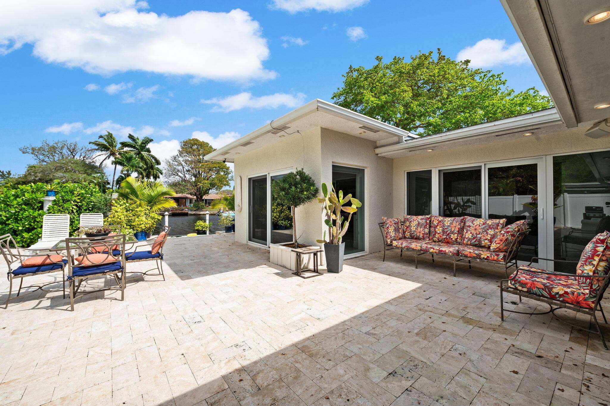 349 NE 29th Street, Wilton Manors, FL 33334 — photo 31 of 40