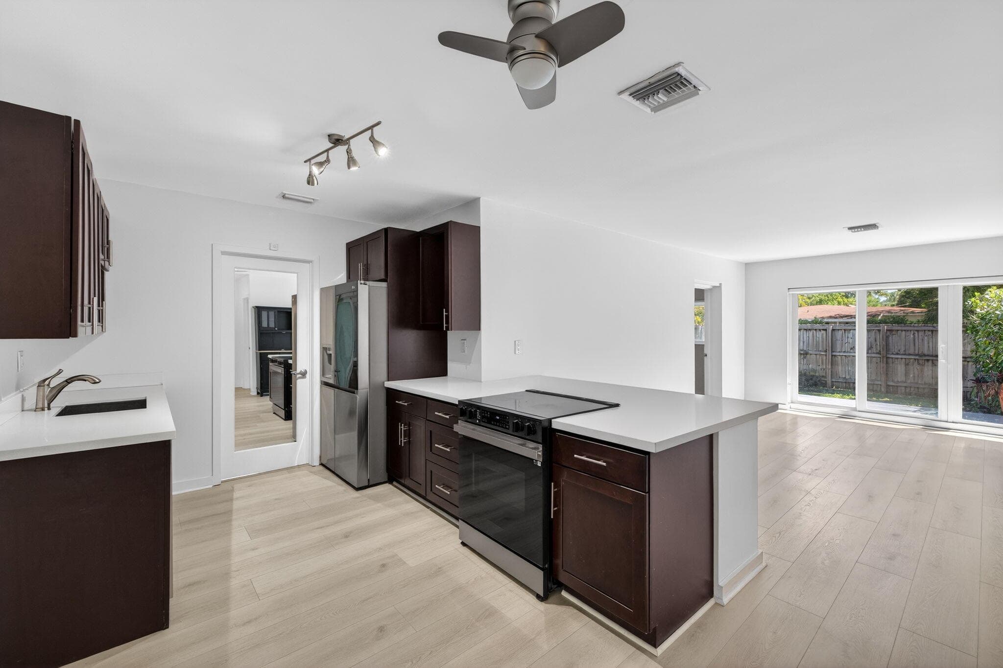 1029 NE 9th Avenue, Fort Lauderdale, FL 33304 — photo 23 of 84