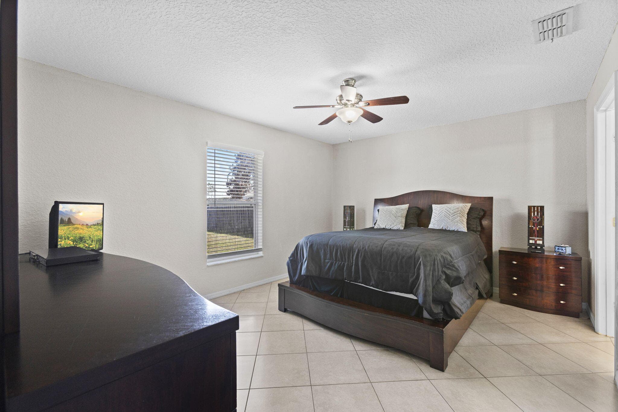 861 SE Cavern Avenue, Port St. Lucie, FL 34983 — photo 11 of 29