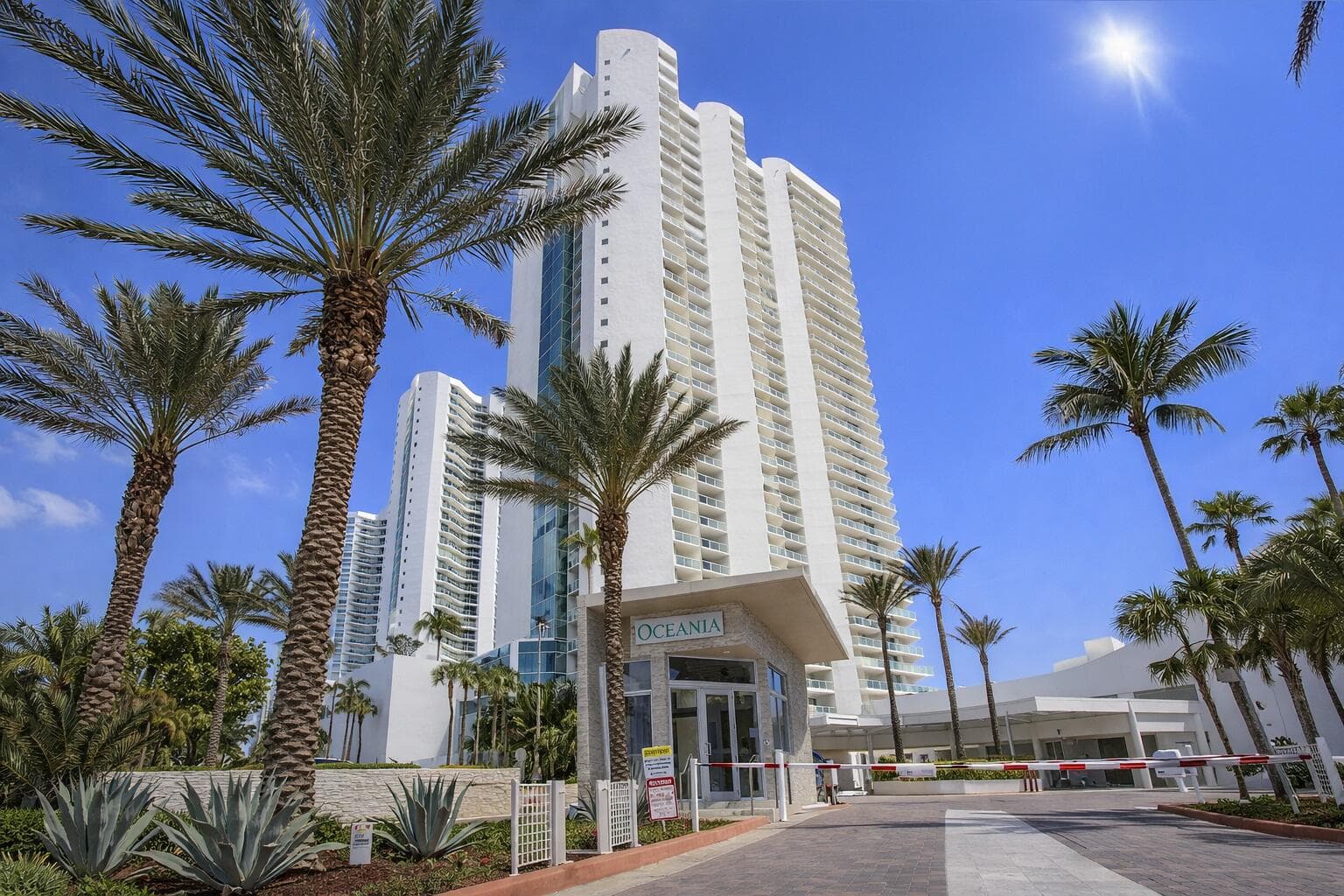 16425 Collins Avenue 2011, Sunny Isles Beach, FL 33160 — photo 48 of 53