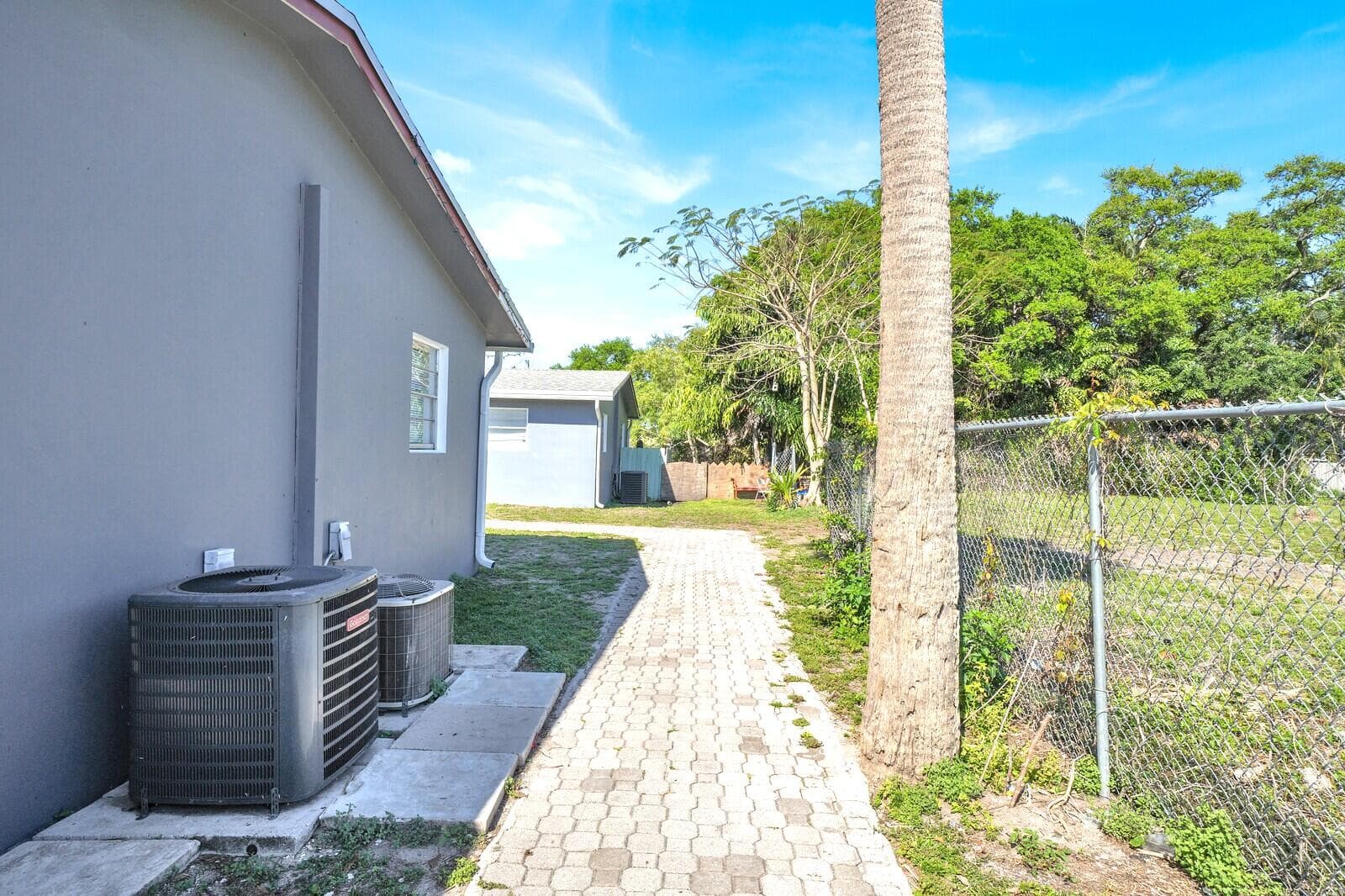 4733 Mulberry Street, Lake Worth Beach, FL 33461 — photo 6 of 50