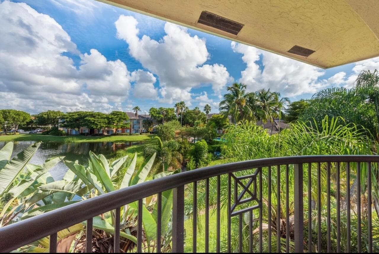 4155 N Haverhill Road 1420, West Palm Beach, FL 33417 — photo 5 of 19
