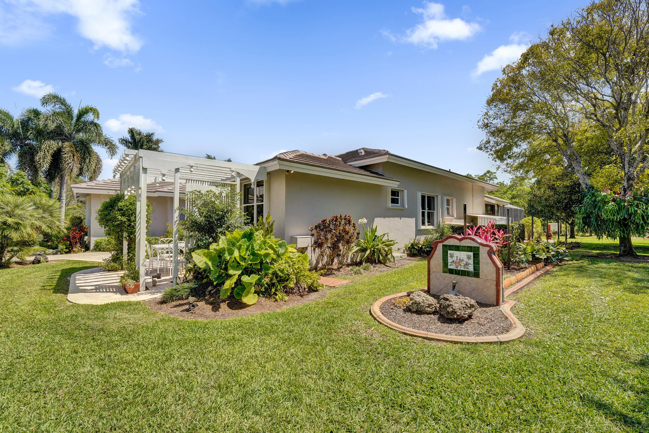 5970 SW 55th Street, Davie, FL 33314 — photo 9 of 88