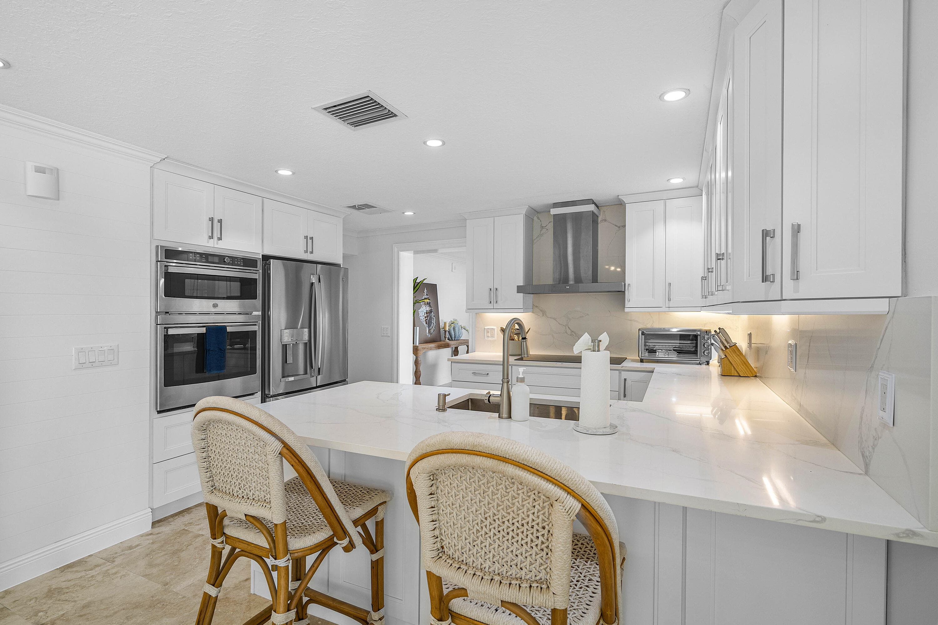 820 Palm Trail, Delray Beach, FL 33483 — photo 6 of 40