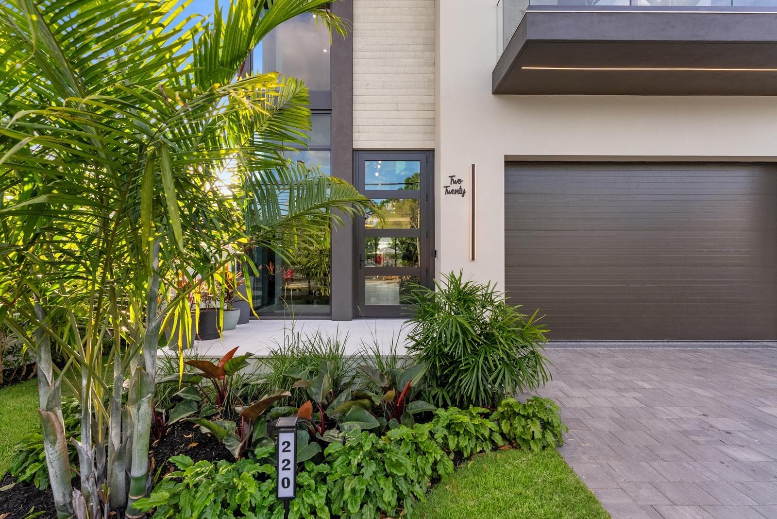 220 S Swinton Avenue, Delray Beach, FL 33444 — photo 18 of 81