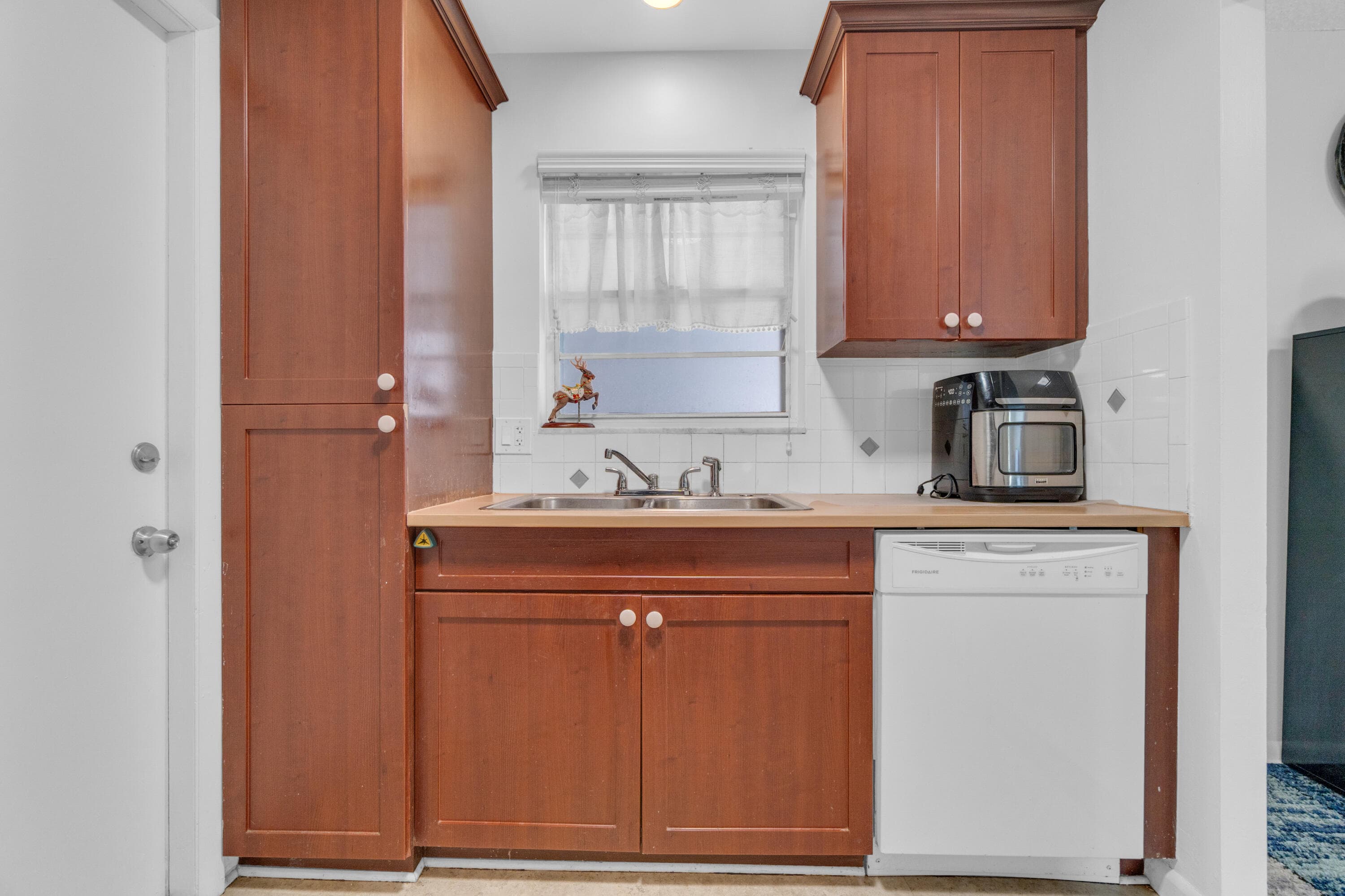 2441 SW 82nd Avenue Unit 301, Davie, FL 33324 — photo 8 of 40