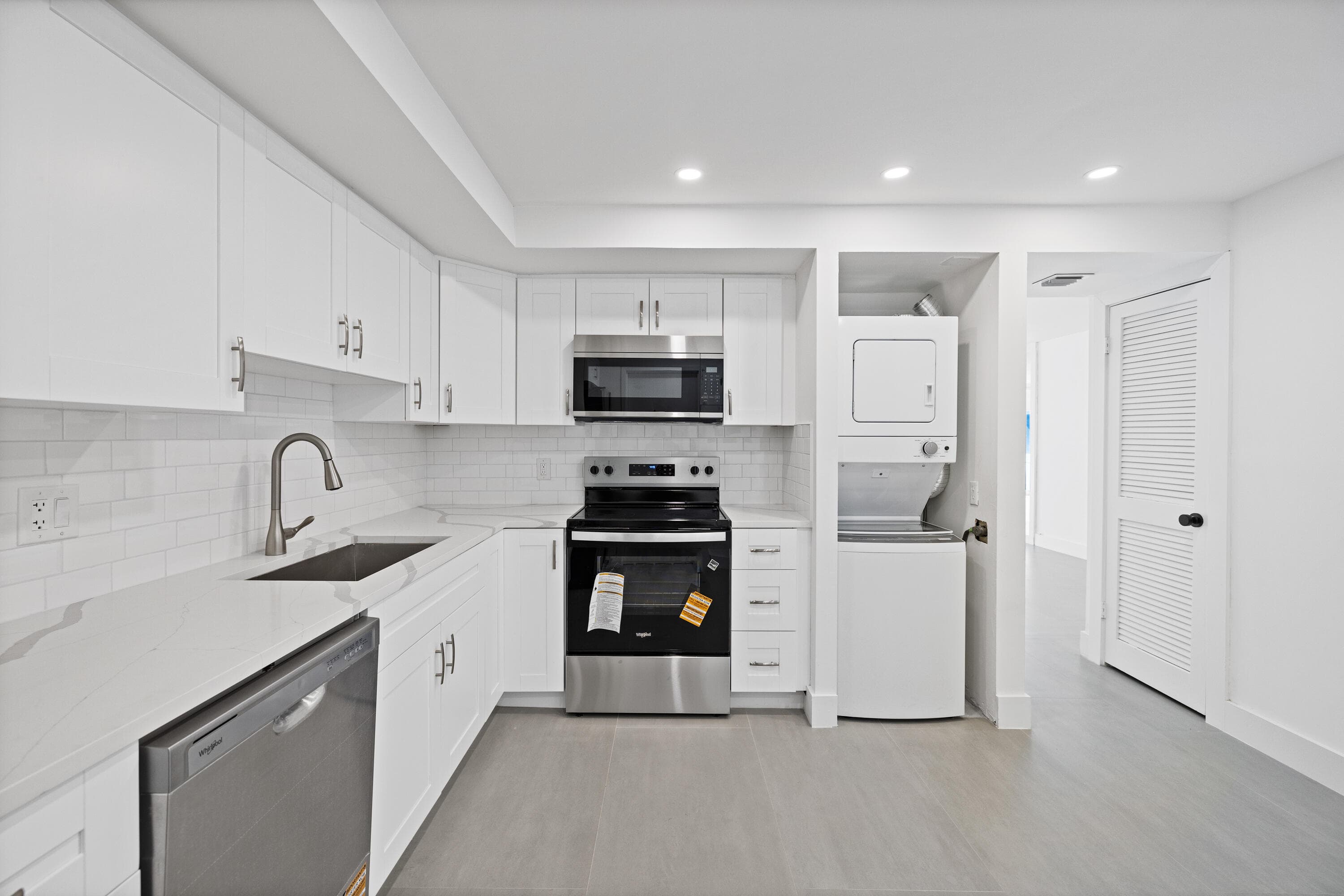 1360 S Ocean Boulevard 403, Pompano Beach, FL 33062 — photo 27 of 37