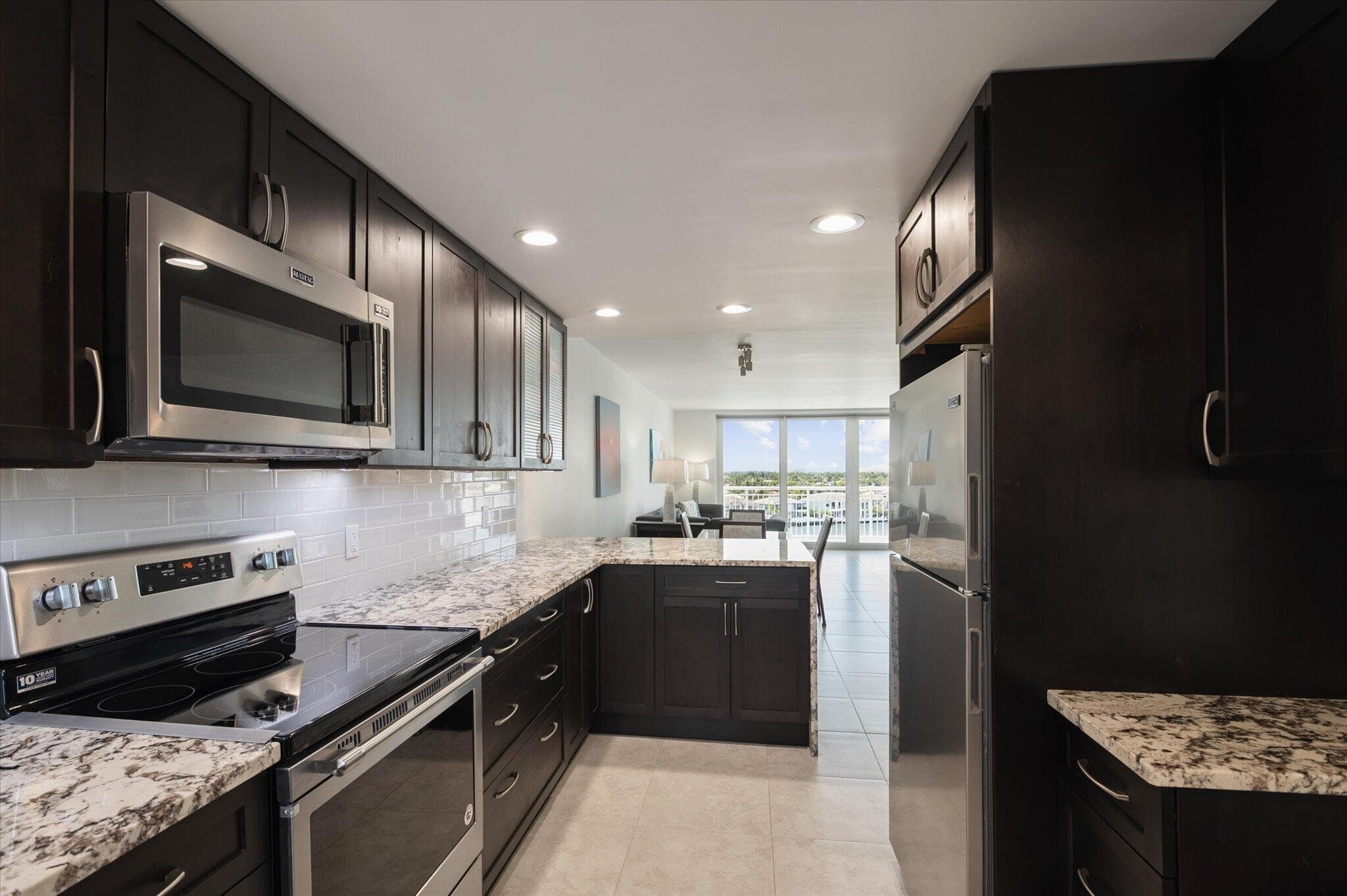 511 Bayshore Drive 802, Fort Lauderdale, FL 33304 — photo 3 of 30