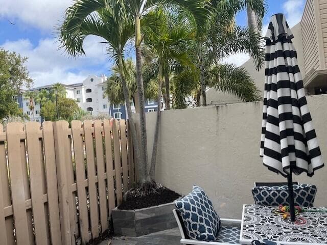 602 Executive Center Drive Unit 105, West Palm Beach, FL 33401 — photo 4 of 25