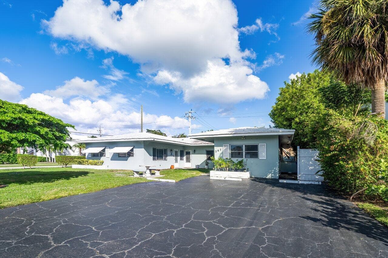 262 SE 9th Avenue 1-4, Deerfield Beach, FL 33441 — photo 1 of 50