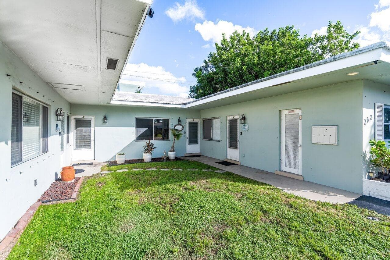 262 SE 9th Avenue 1-4, Deerfield Beach, FL 33441 — photo 23 of 50