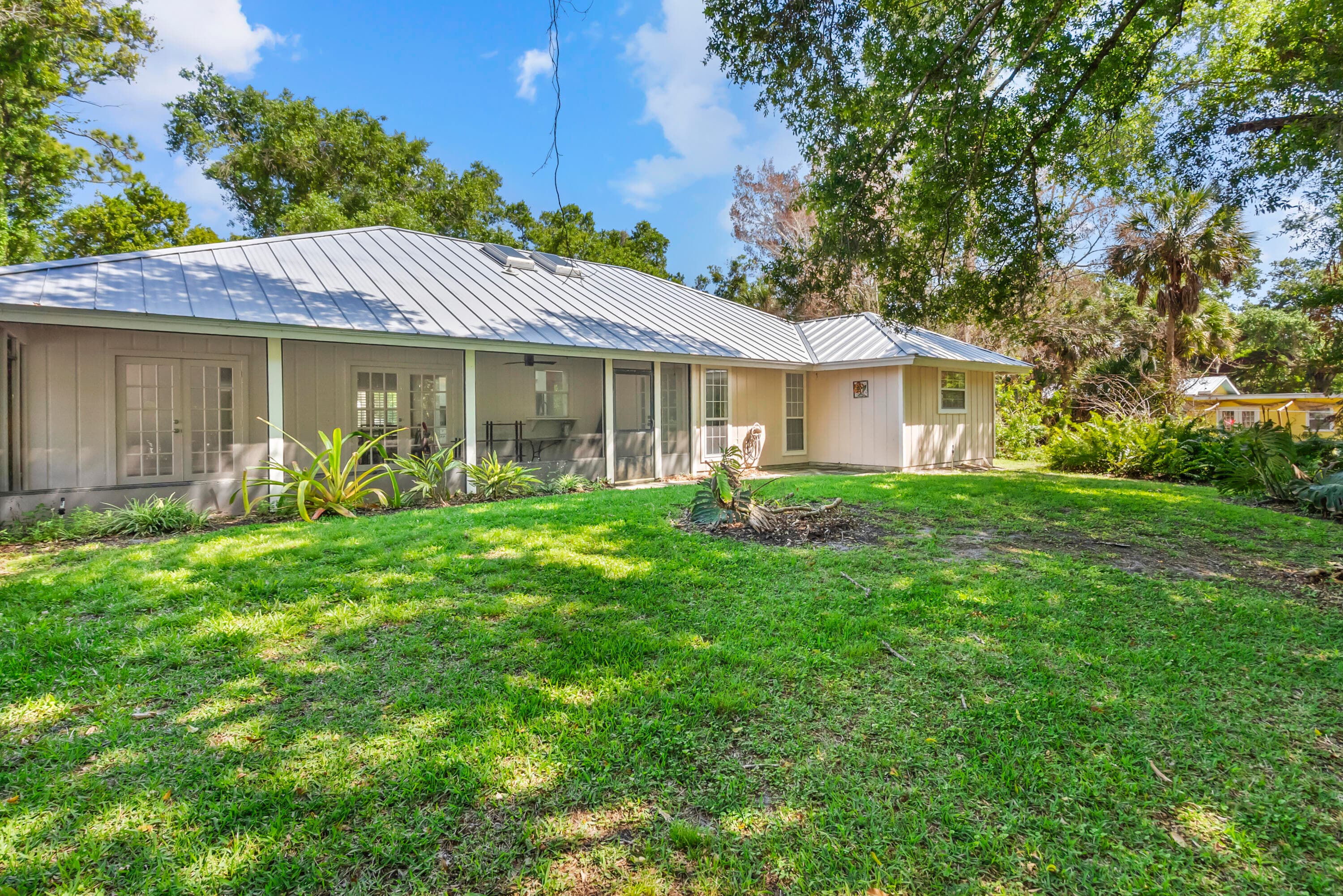 435 61st Avenue, Vero Beach, FL 32968 — photo 39 of 46