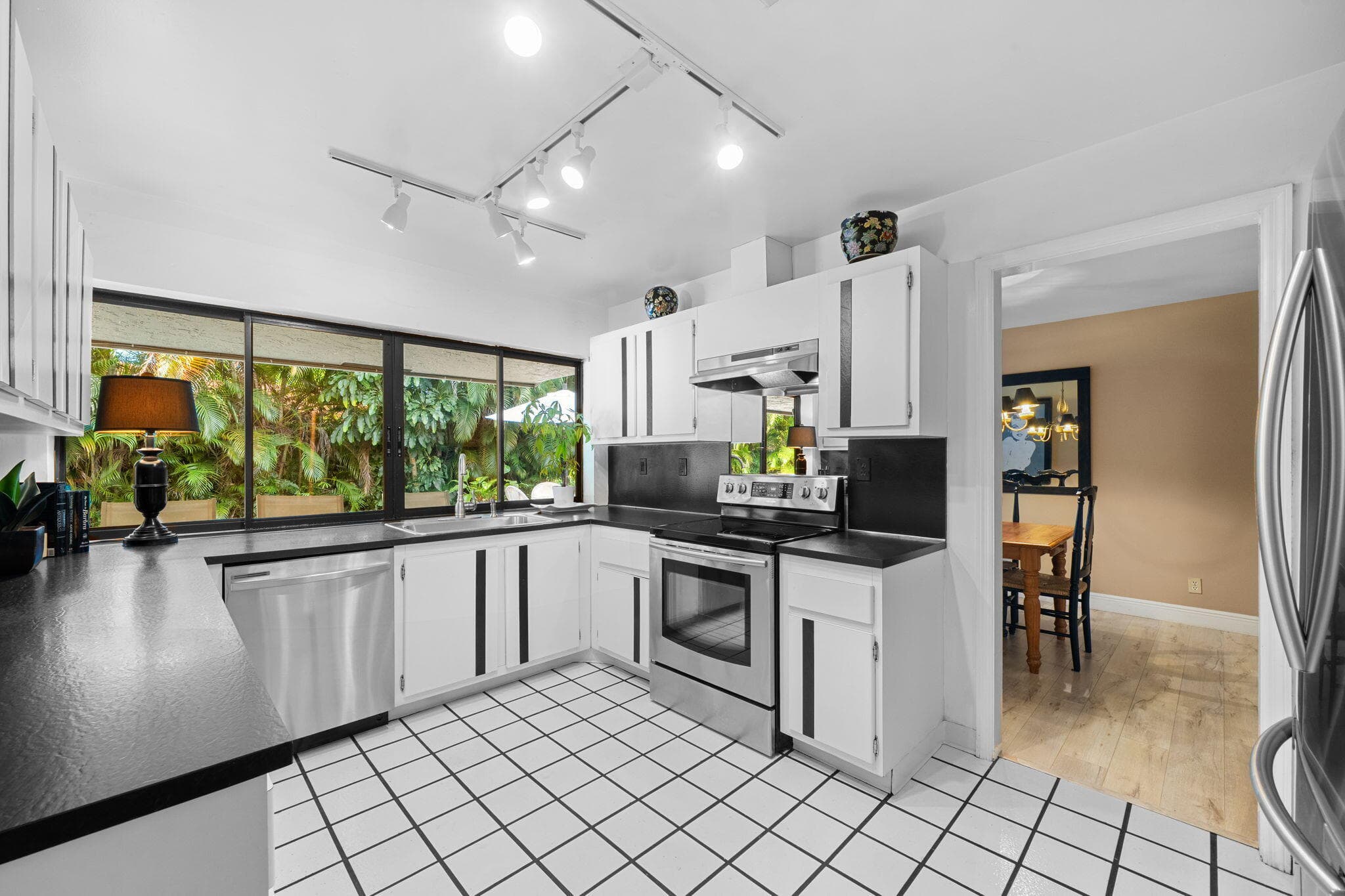 8730 Lake Dasha Terrace, Plantation, FL 33324 — photo 11 of 71