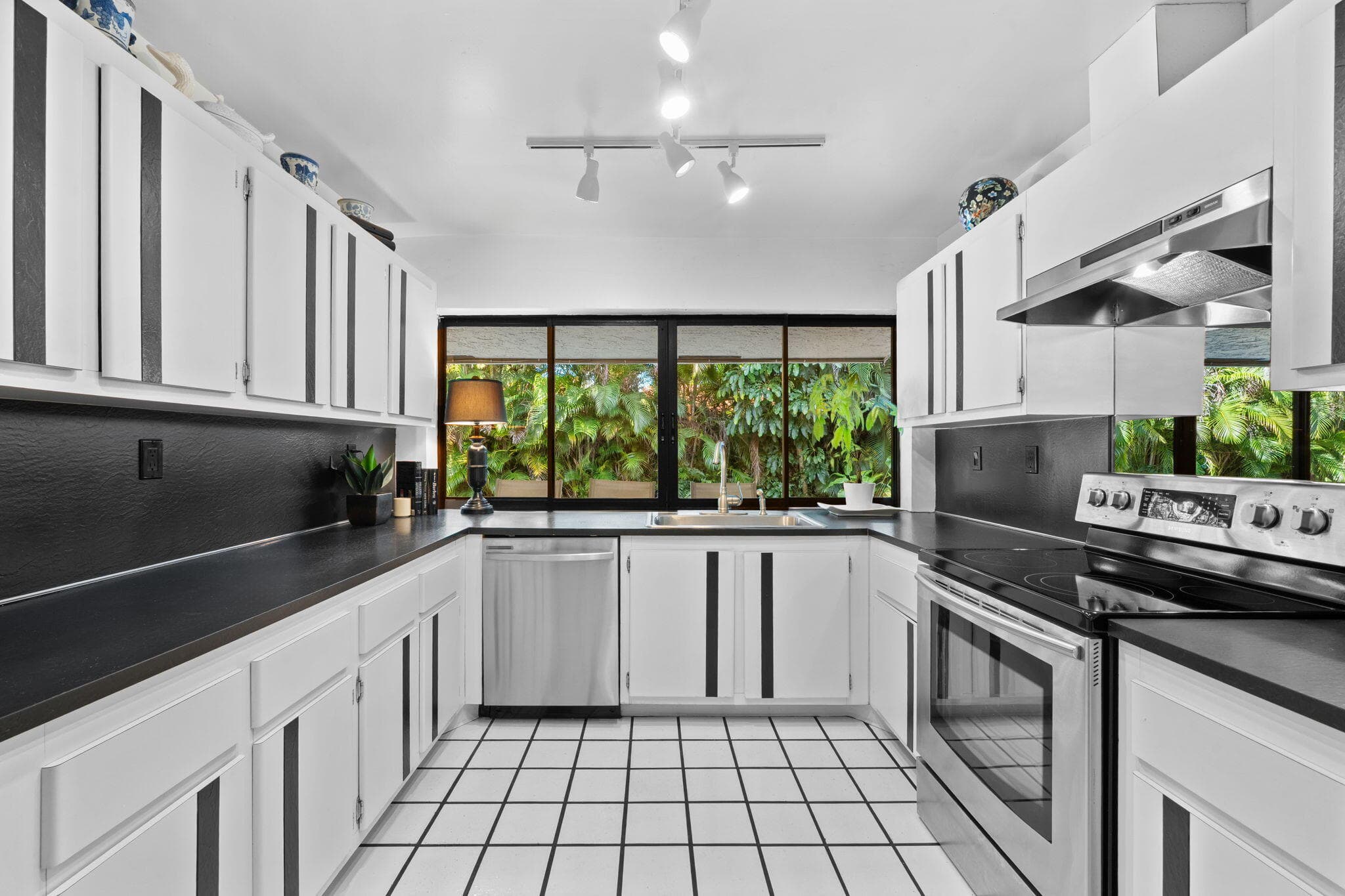 8730 Lake Dasha Terrace, Plantation, FL 33324 — photo 12 of 71