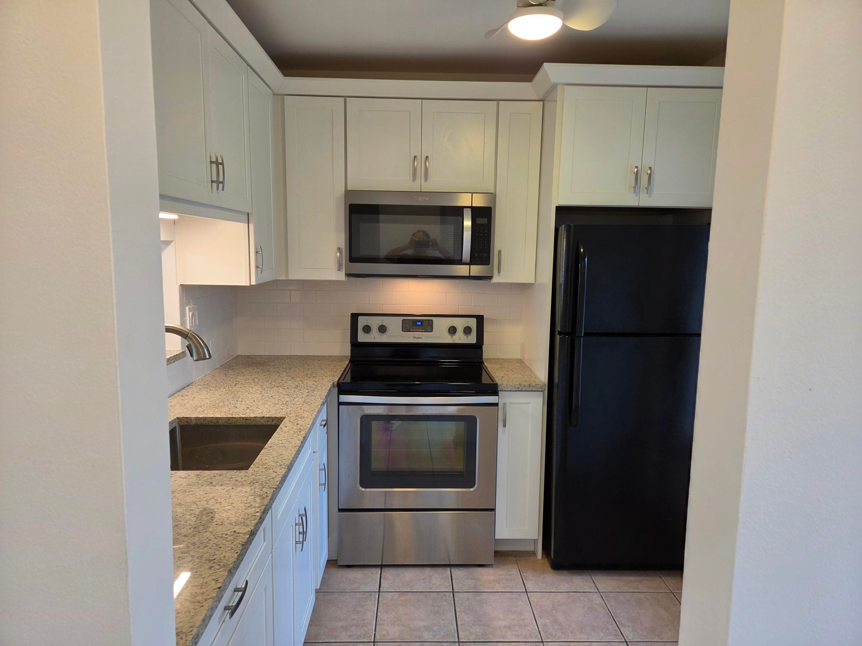 3400 NW 48th Avenue, Lauderdale Lakes, FL 33319 — photo 4 of 31