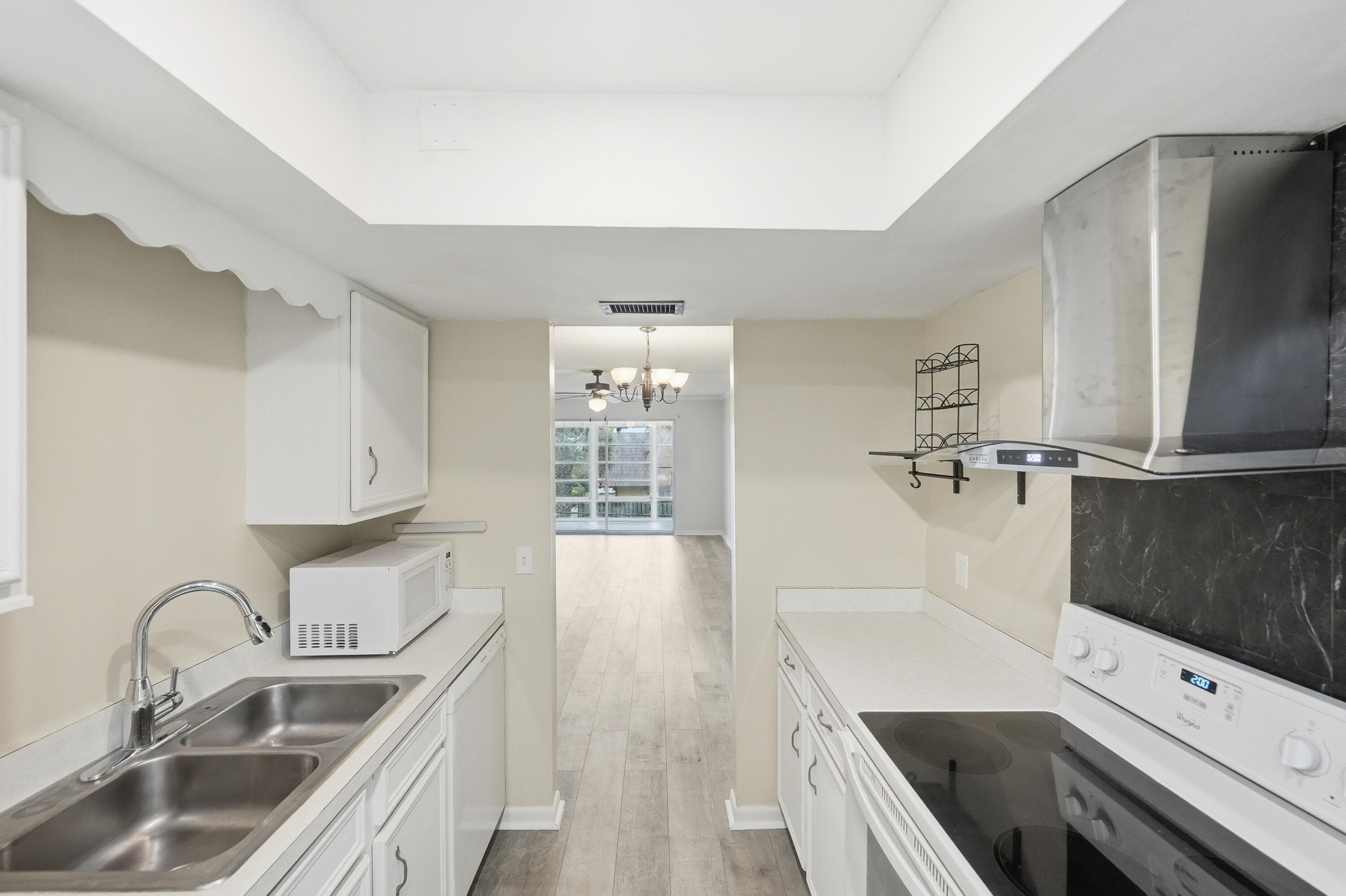 1166 6th Avenue B8, Vero Beach, FL 32960 — photo 11 of 16