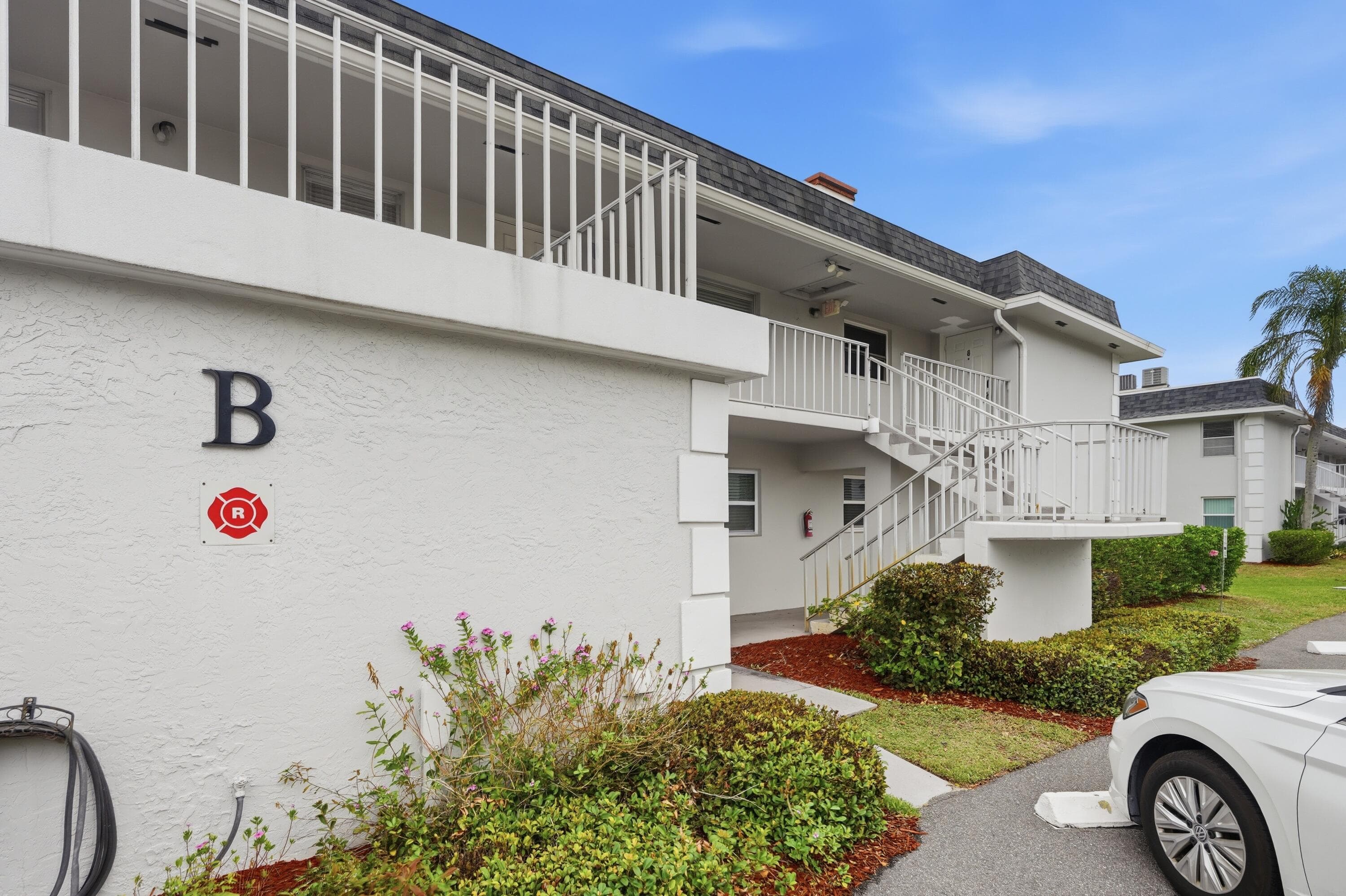 1166 6th Avenue B8, Vero Beach, FL 32960 — photo 1 of 16