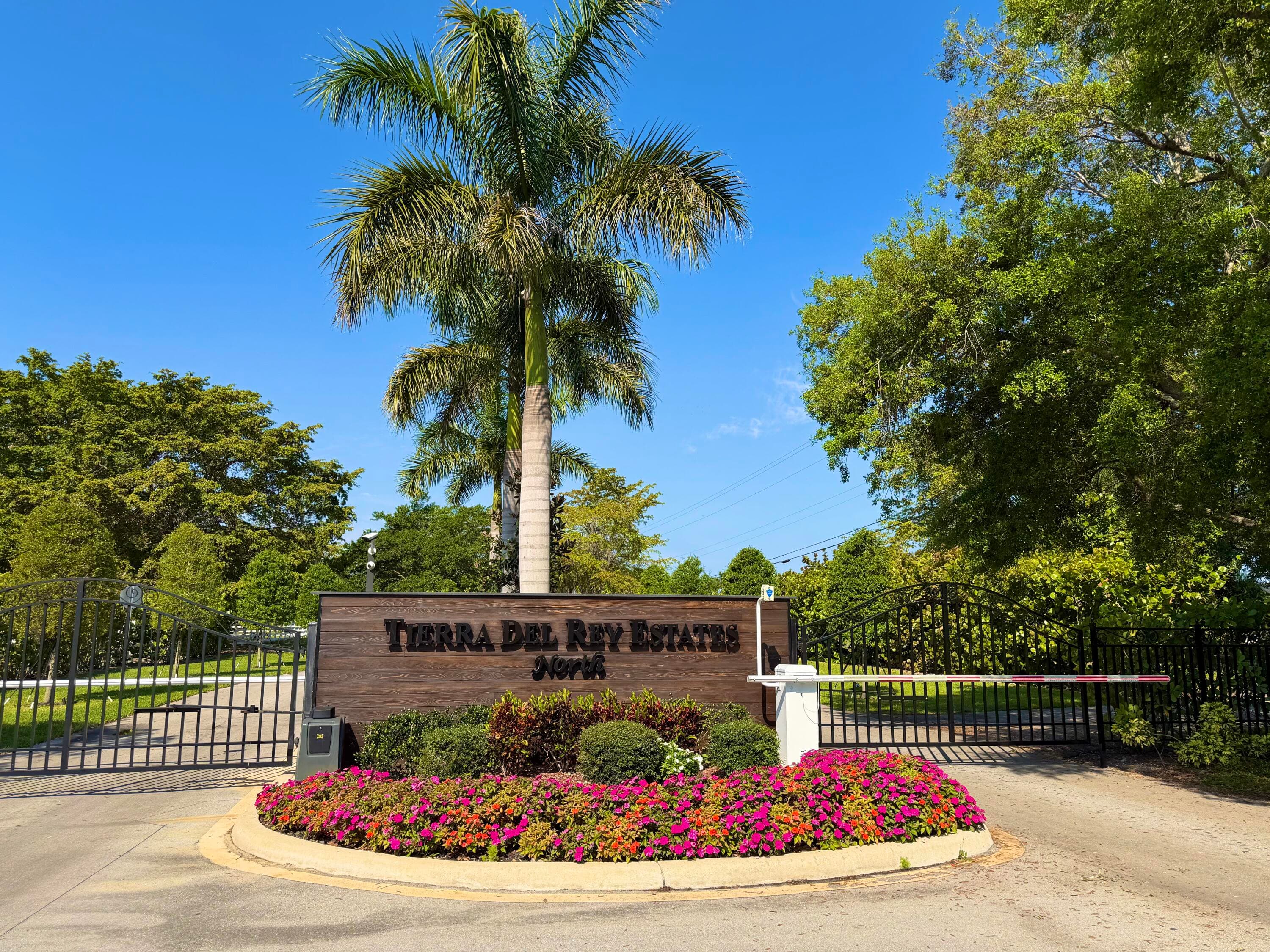 10245 La Reina Road, Delray Beach, FL 33446 — photo 2 of 24