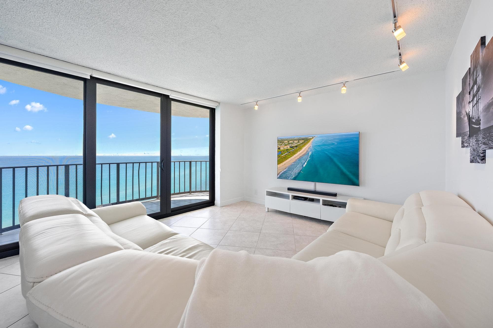 5420 N Ocean Drive Ph2, Riviera Beach, FL 33404 — photo 4 of 34
