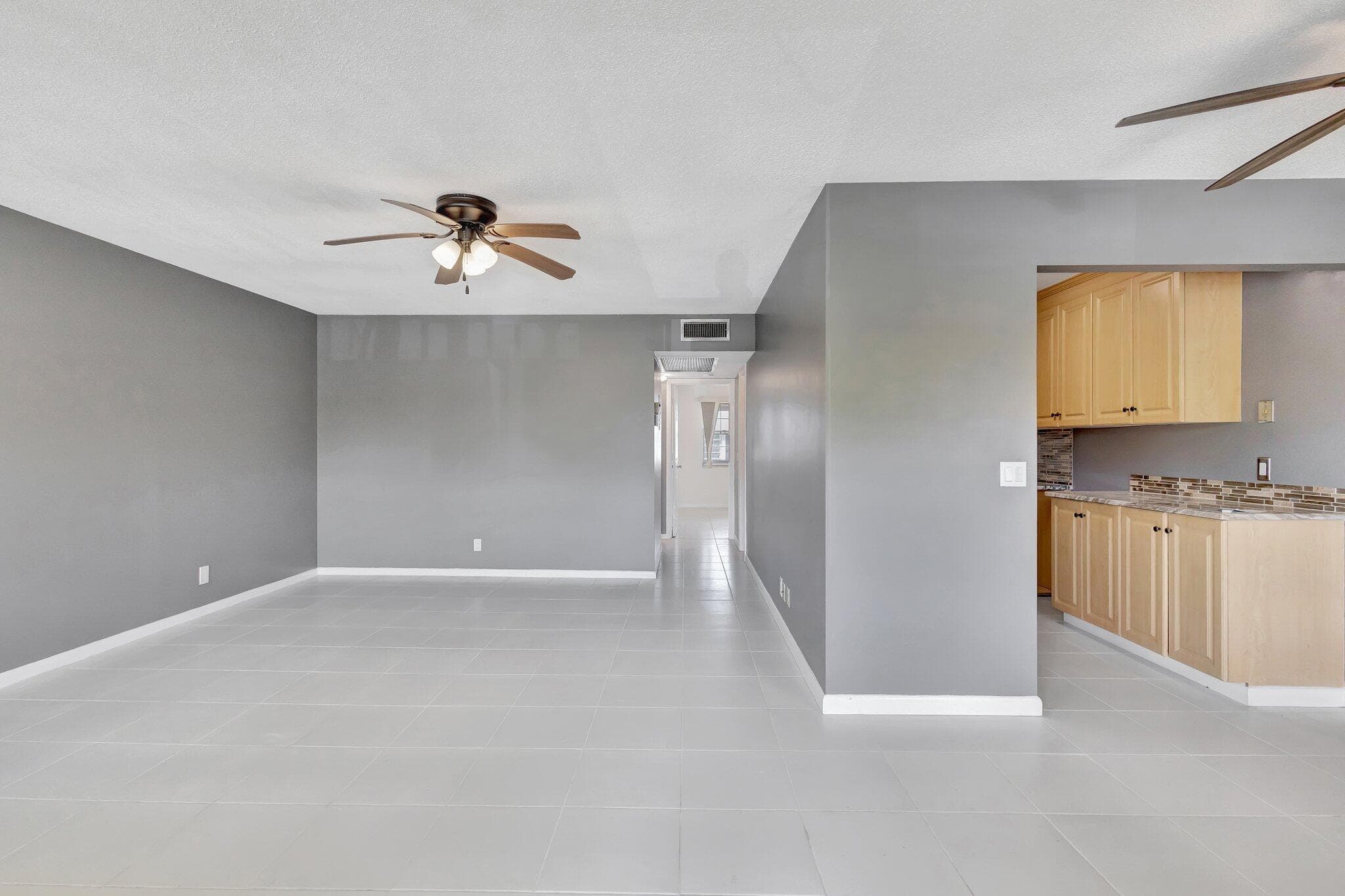 110 E Sheffield E, West Palm Beach, FL 33417 — photo 5 of 32