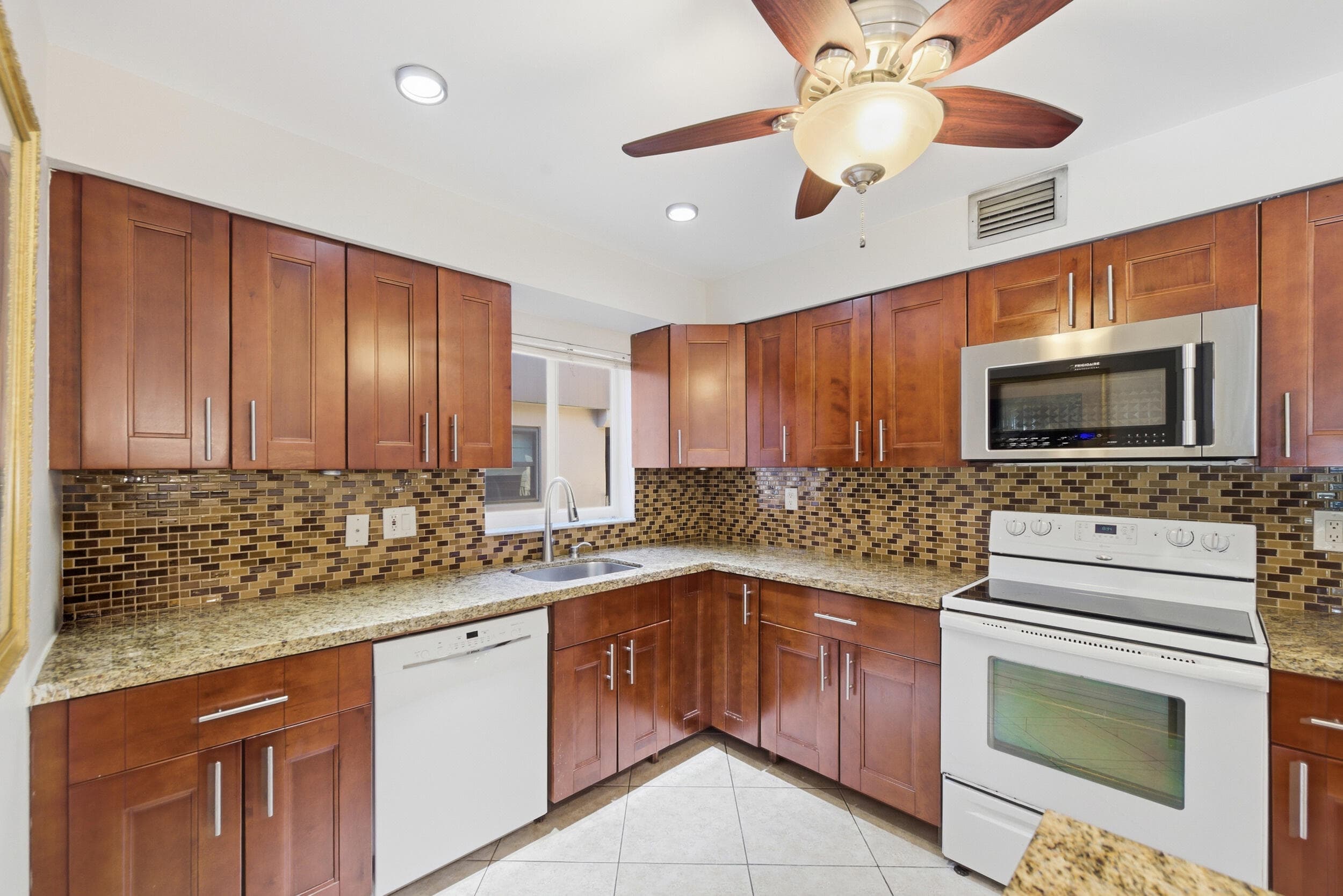 129 Piedmont C, Delray Beach, FL 33484 — photo 14 of 52