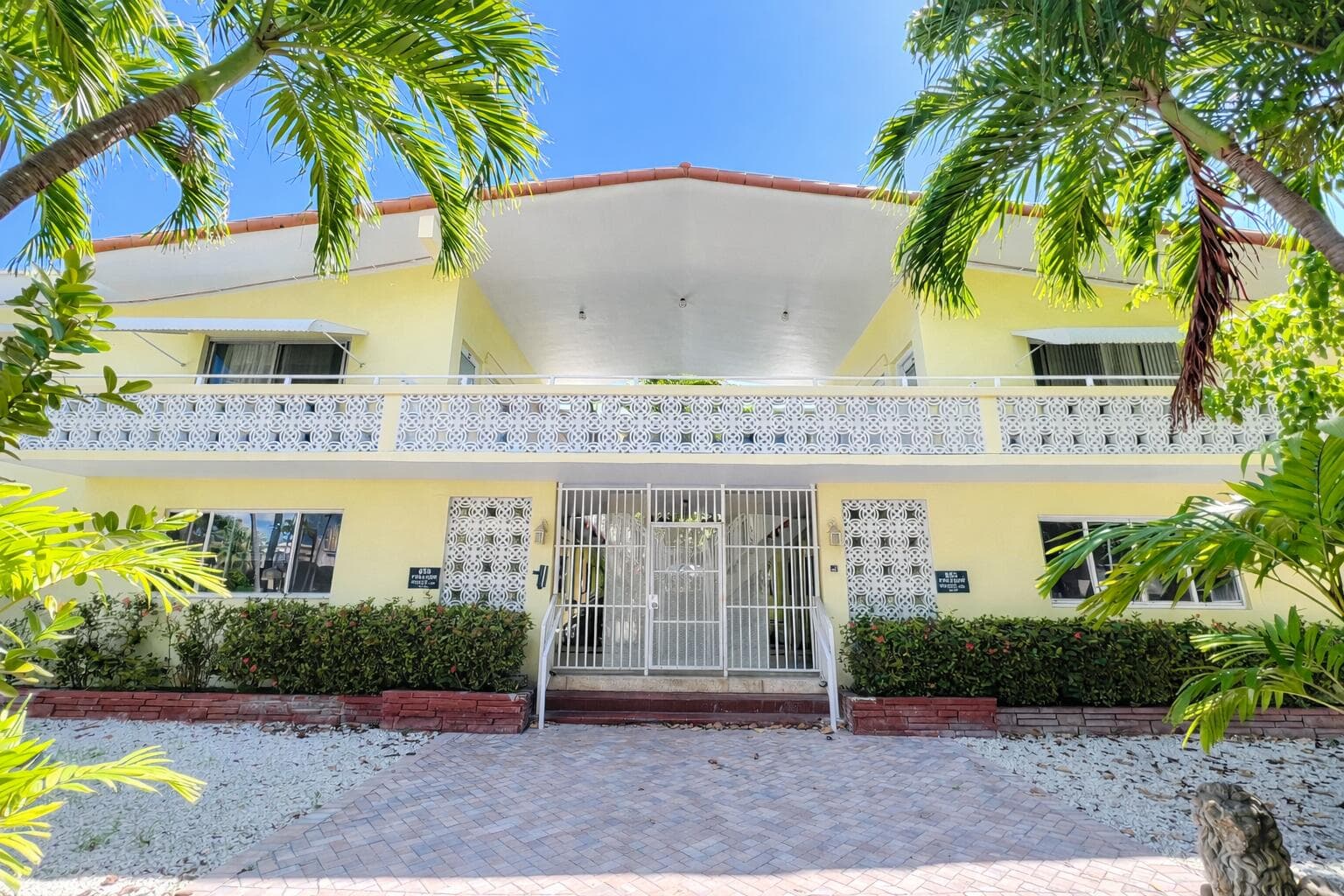 655 Meridian Avenue 24, Miami Beach, FL 33139 — photo 1 of 9
