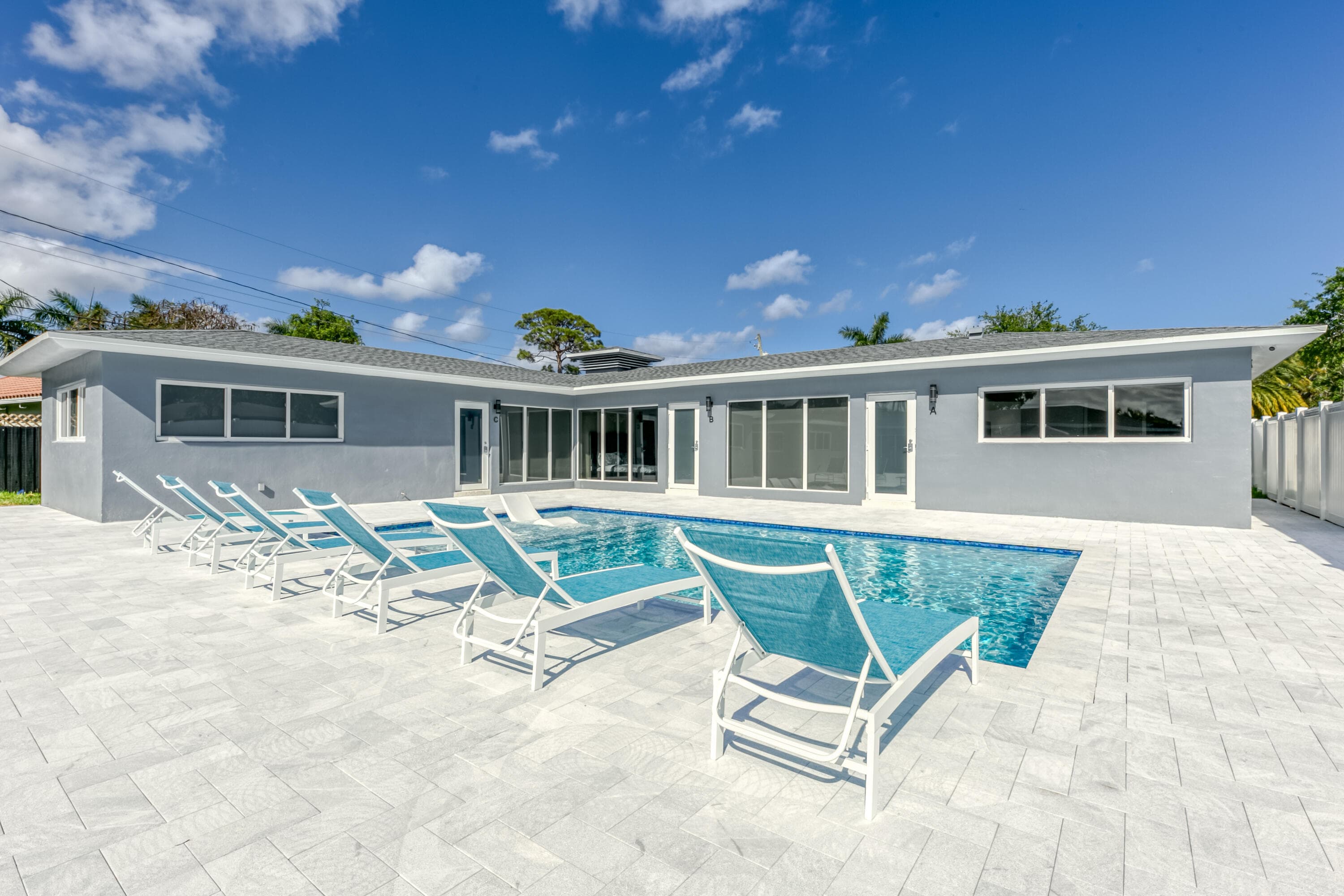 2009 NE 26th Street, Wilton Manors, FL 33305 — photo 32 of 63