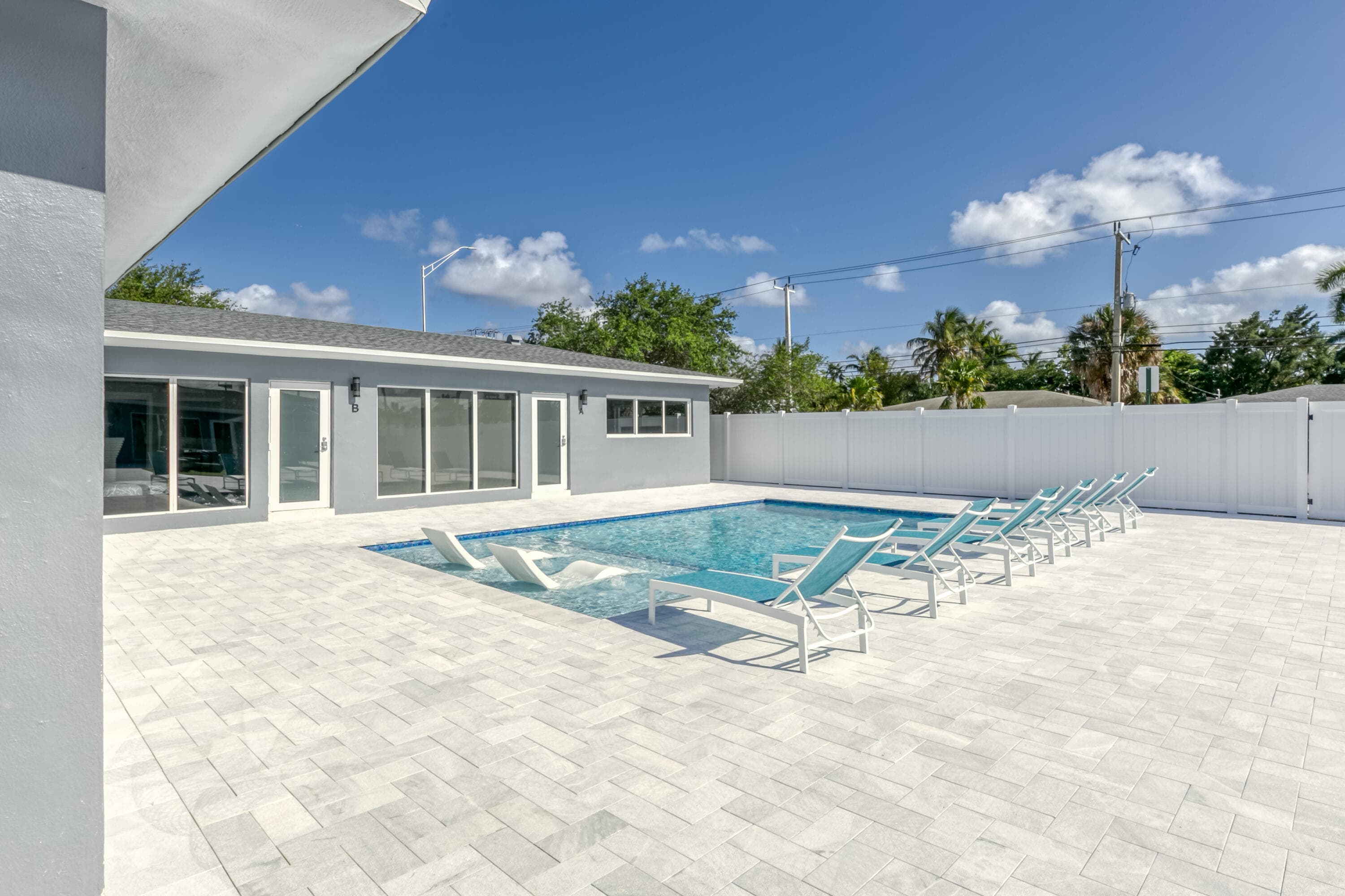 2009 NE 26th Street, Wilton Manors, FL 33305 — photo 35 of 63