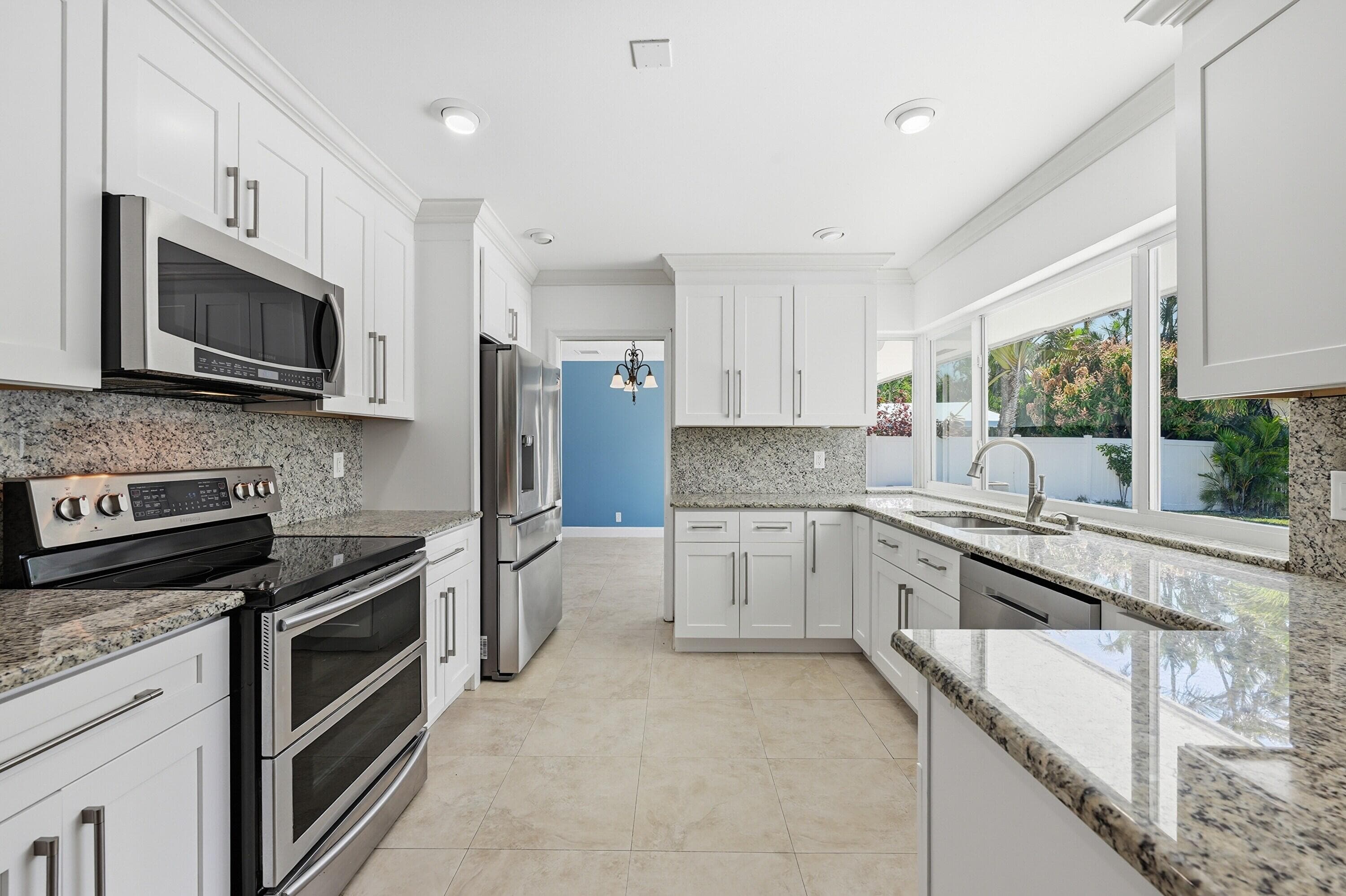 2810 NE 52nd Street, Fort Lauderdale, FL 33308 — photo 3 of 54