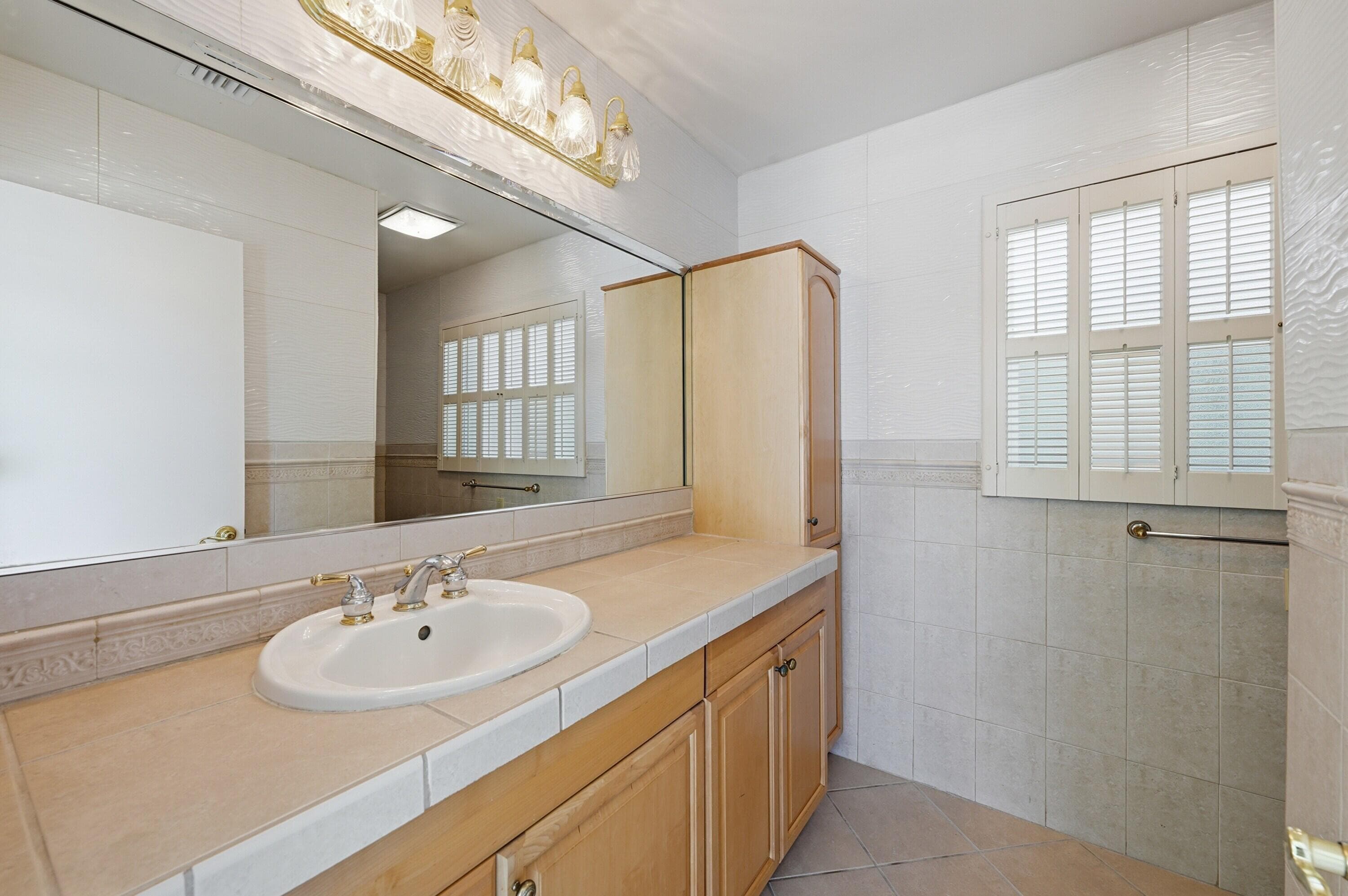 2810 NE 52nd Street, Fort Lauderdale, FL 33308 — photo 31 of 54