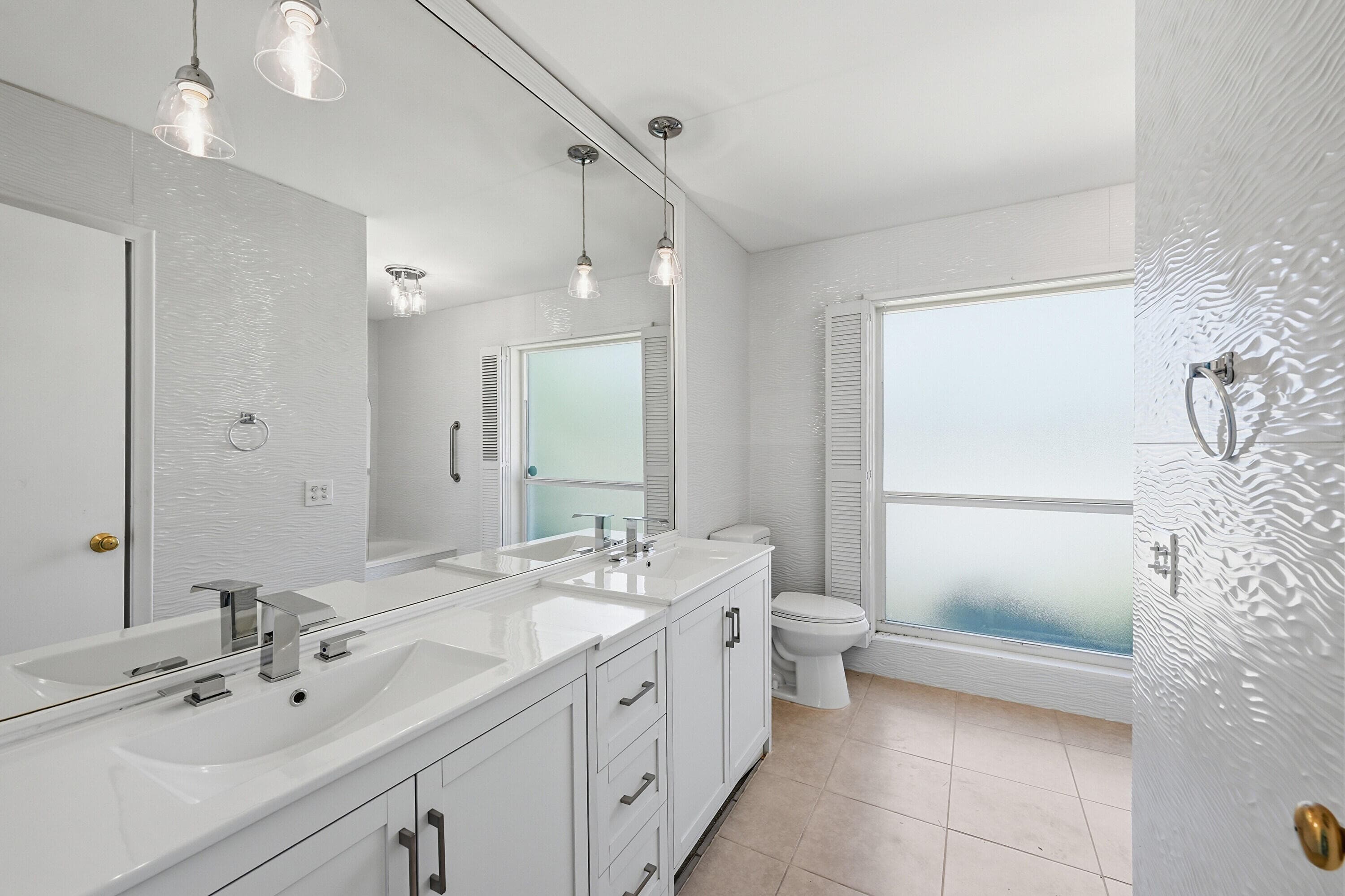 2810 NE 52nd Street, Fort Lauderdale, FL 33308 — photo 9 of 54