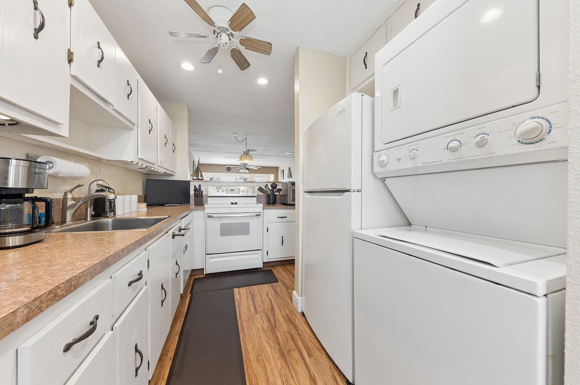 1060 Citrus Way 204, Delray Beach, FL 33445 — photo 3 of 16