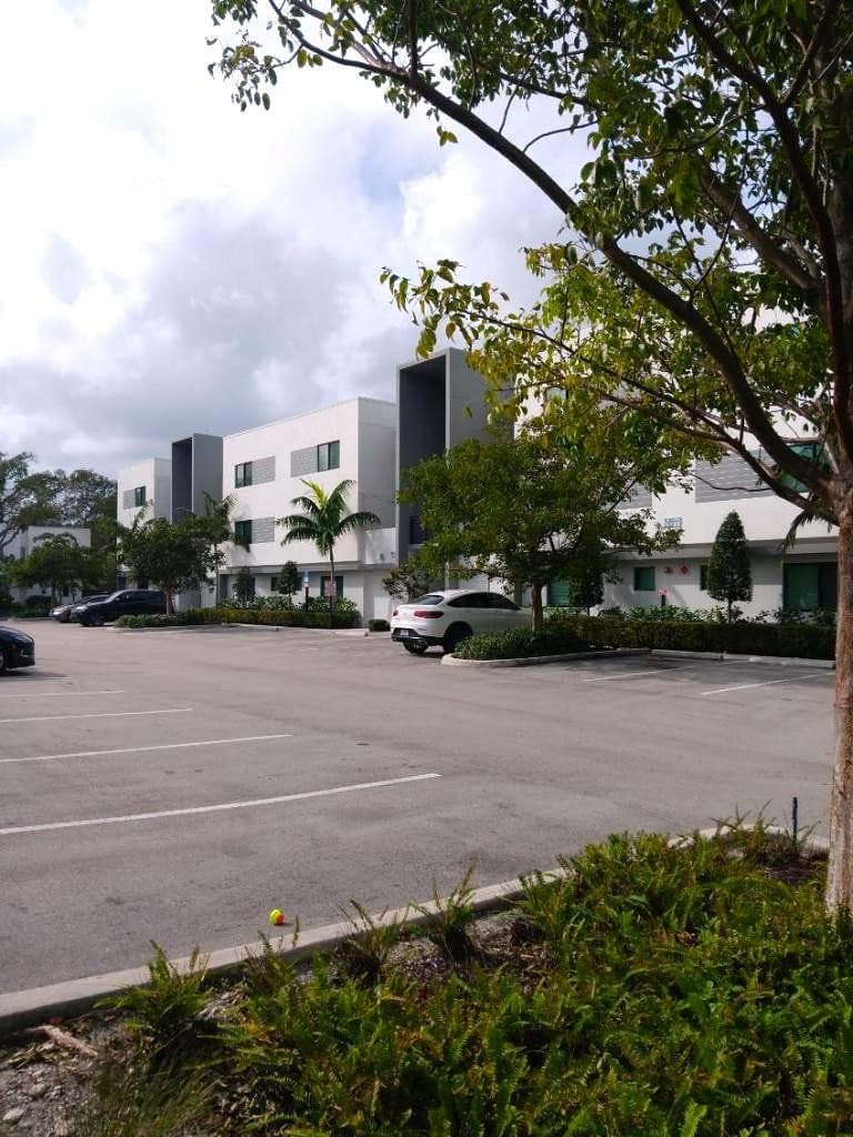 3050 NW 68th Street Unit 1302, Fort Lauderdale, FL 33309 — photo 2 of 13