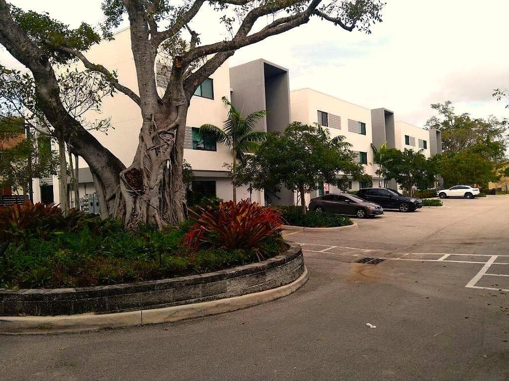 3050 NW 68th Street Unit 1302, Fort Lauderdale, FL 33309 — photo 3 of 13