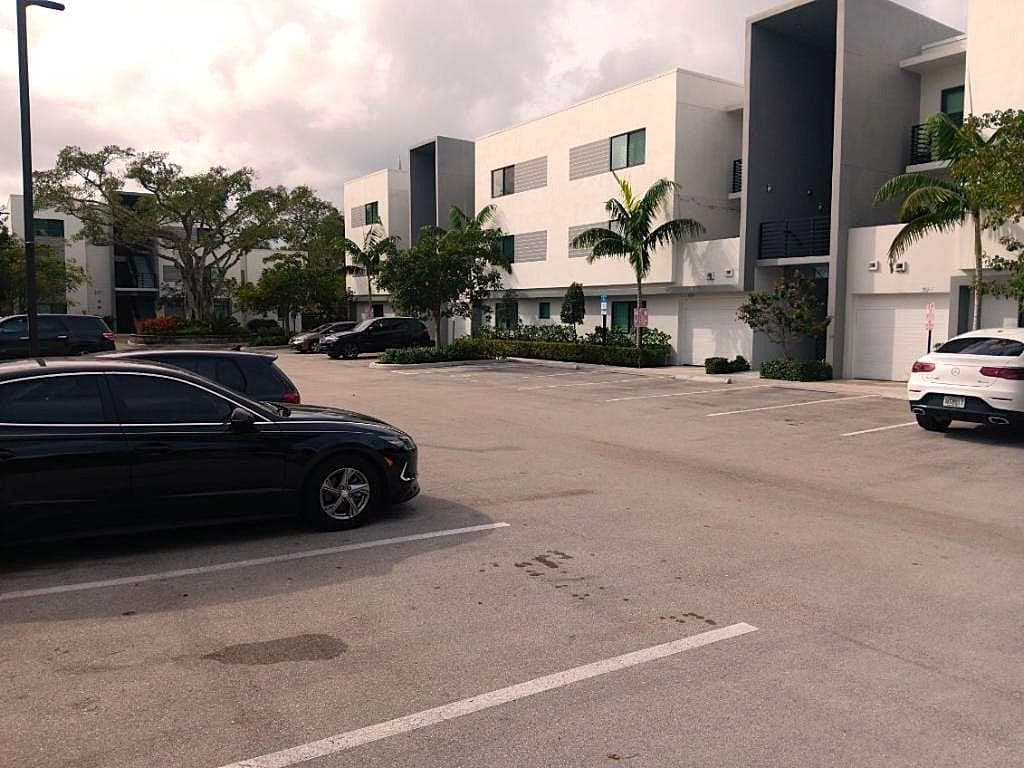3050 NW 68th Street Unit 1302, Fort Lauderdale, FL 33309 — photo 4 of 13