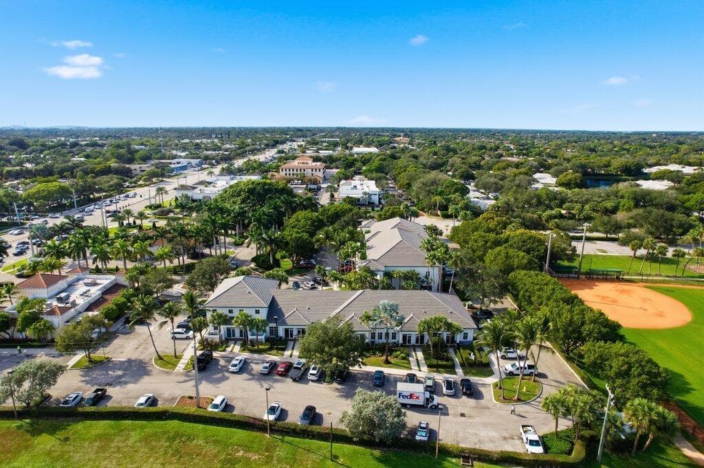 3307 Northlake Boulevard 107, Palm Beach Gardens, FL 33403 — photo 2 of 40